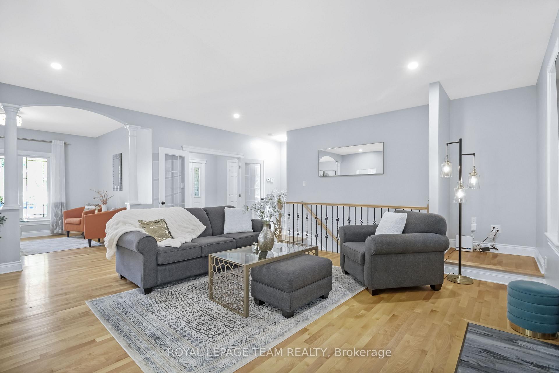 Photo 9 of 10 Rochelle Drive, Ottawa, Richmond — HOMEH