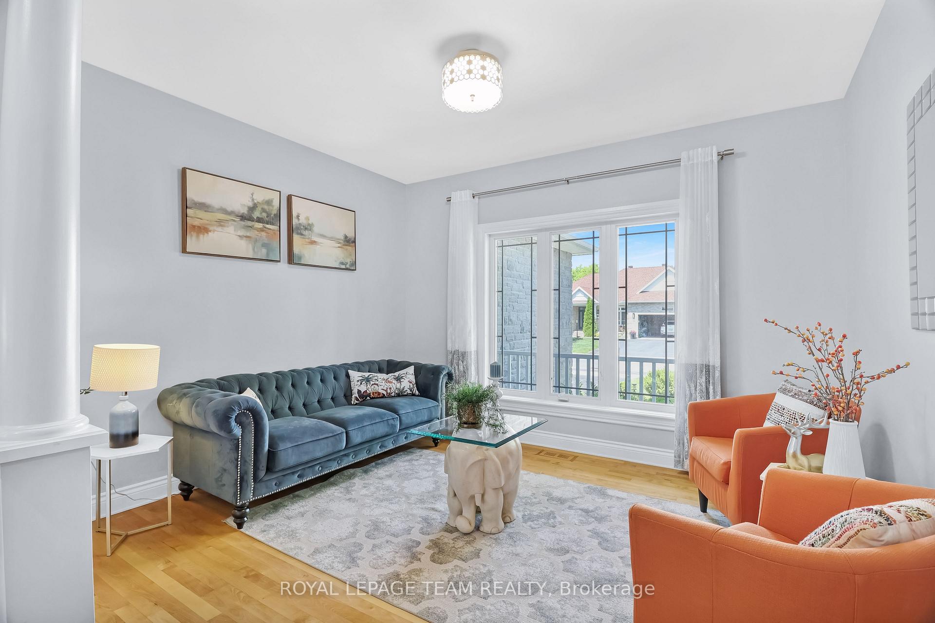 Photo 7 of 10 Rochelle Drive, Ottawa, Richmond — HOMEH