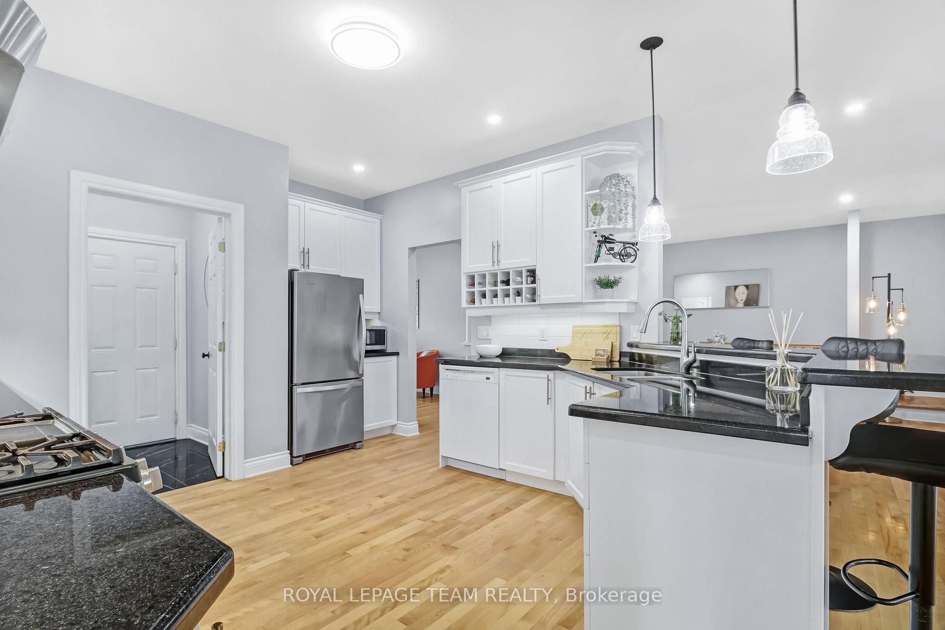 Photo 10 of 10 Rochelle Drive, Ottawa, Richmond — HOMEH