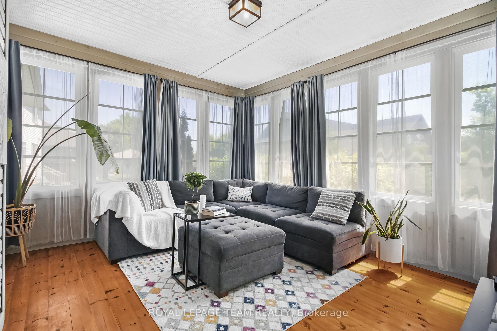 Photo 27 of 10 Rochelle Drive, Ottawa, Richmond — HOMEH