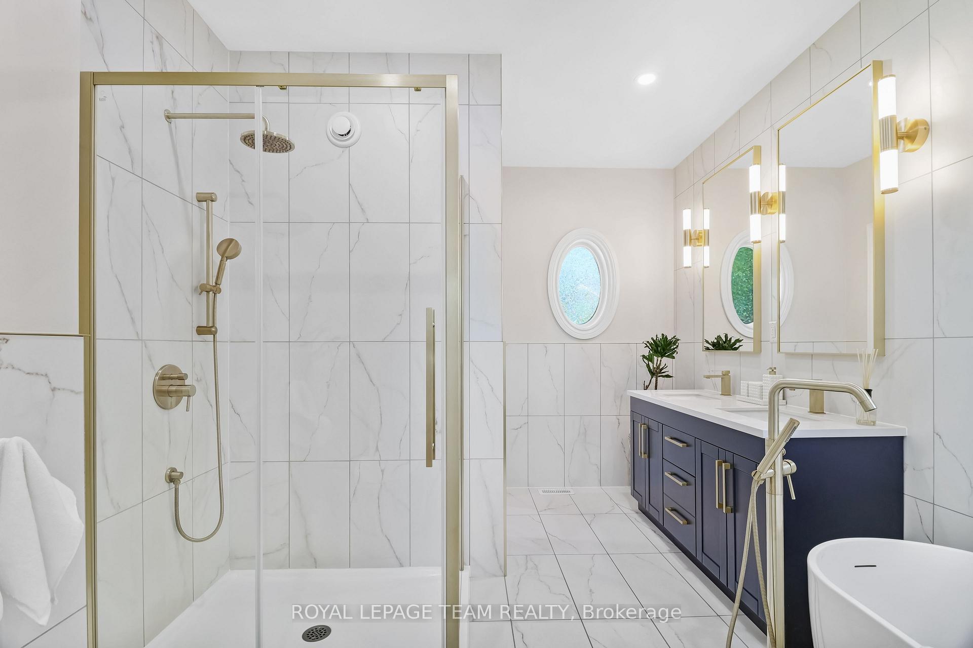 Photo 19 of 10 Rochelle Drive, Ottawa, Richmond — HOMEH
