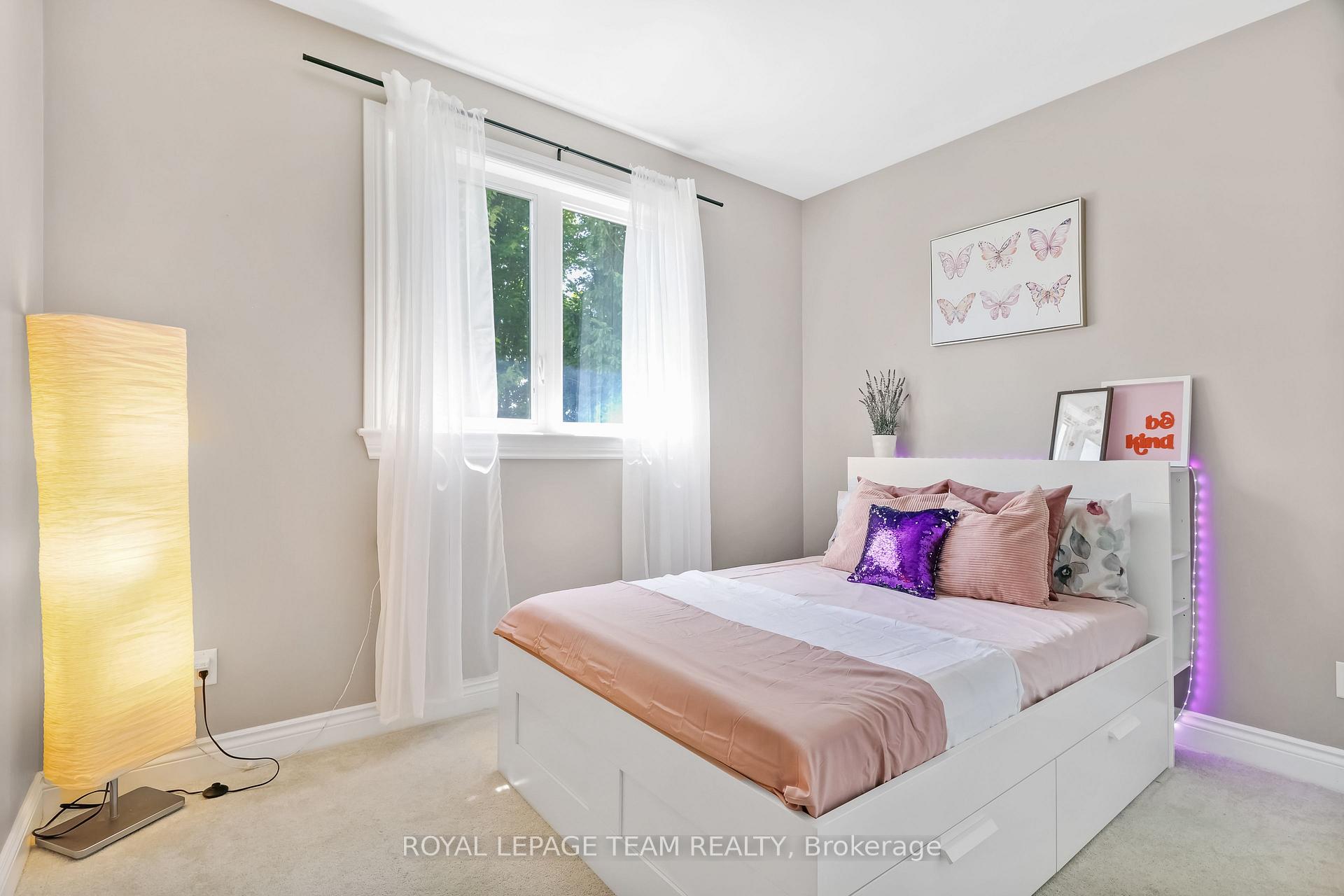 Photo 20 of 10 Rochelle Drive, Ottawa, Richmond — HOMEH