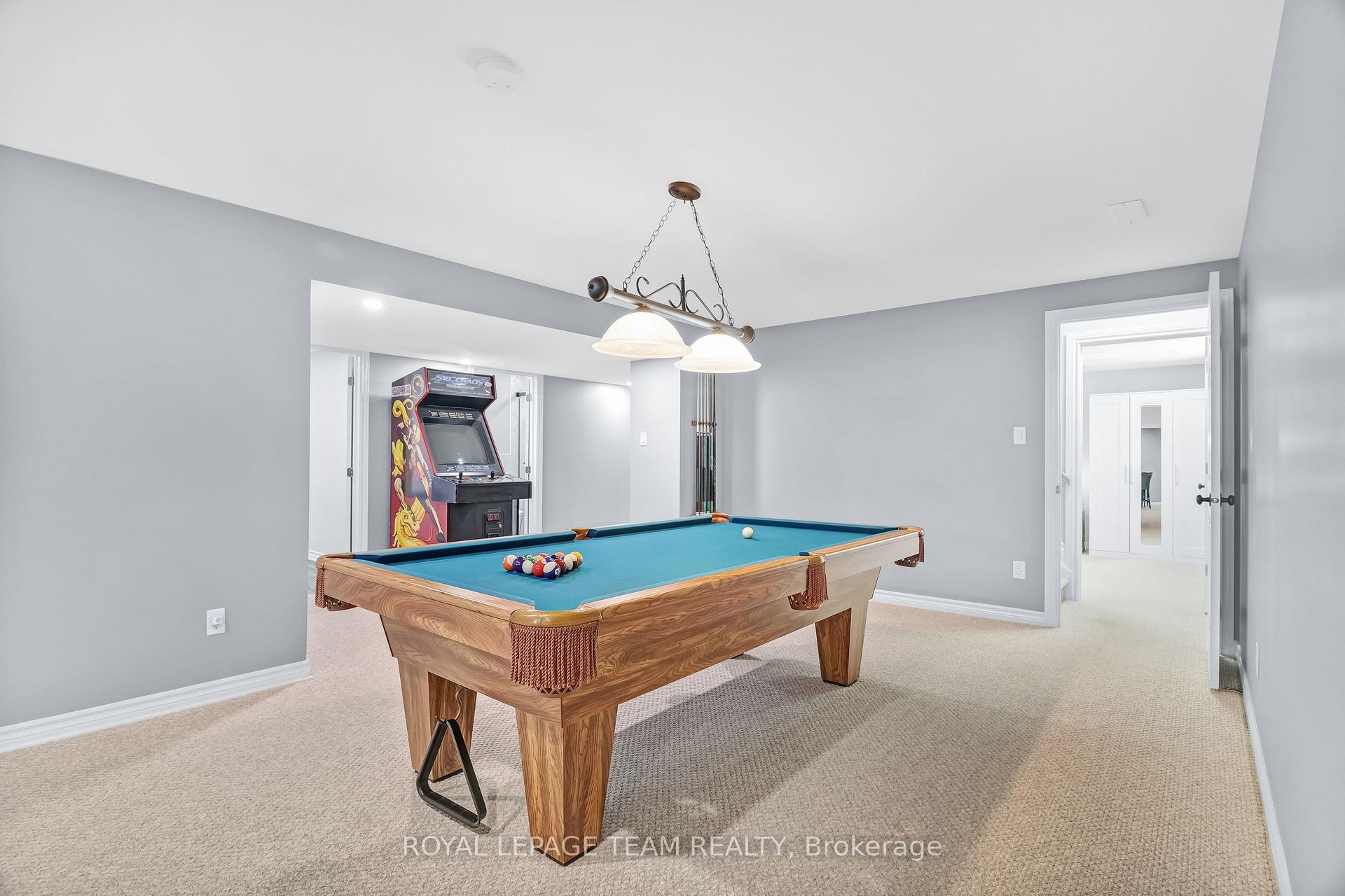 Photo 35 of 10 Rochelle Drive, Ottawa, Richmond — HOMEH
