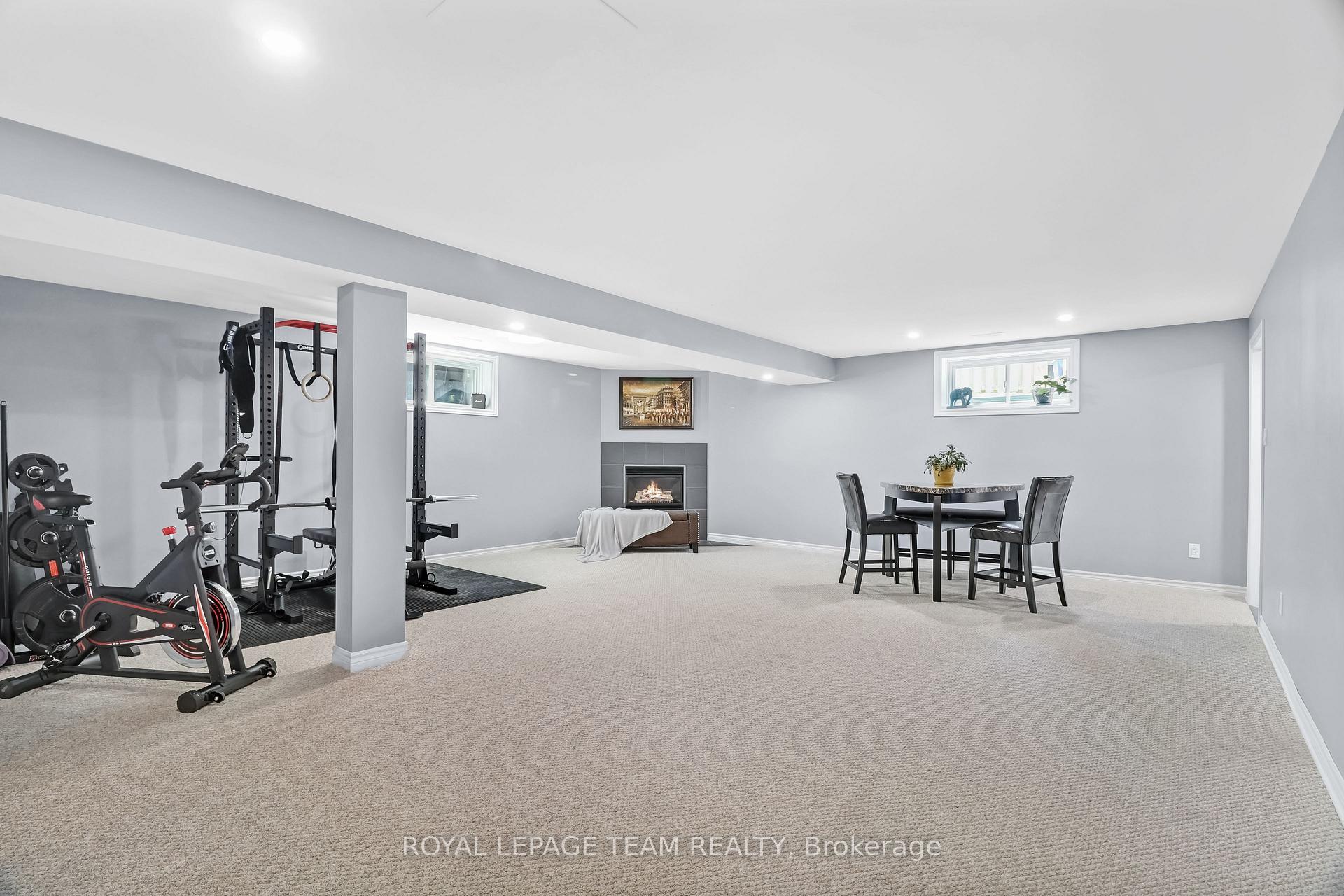 Photo 32 of 10 Rochelle Drive, Ottawa, Richmond — HOMEH