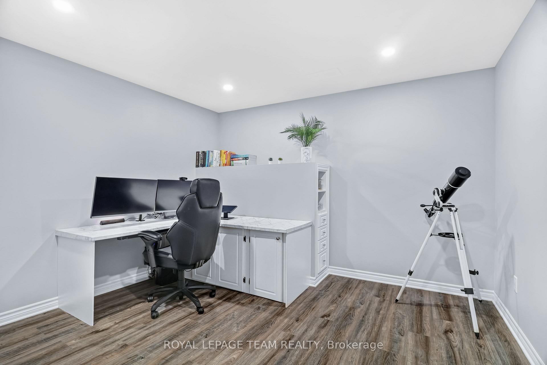 Photo 25 of 10 Rochelle Drive, Ottawa, Richmond — HOMEH