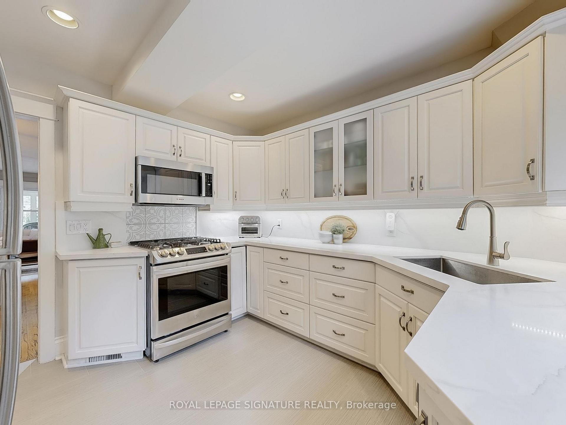 Photo 19 of 7 Firstbrooke Road, Toronto, East End-Danforth — HOMEH