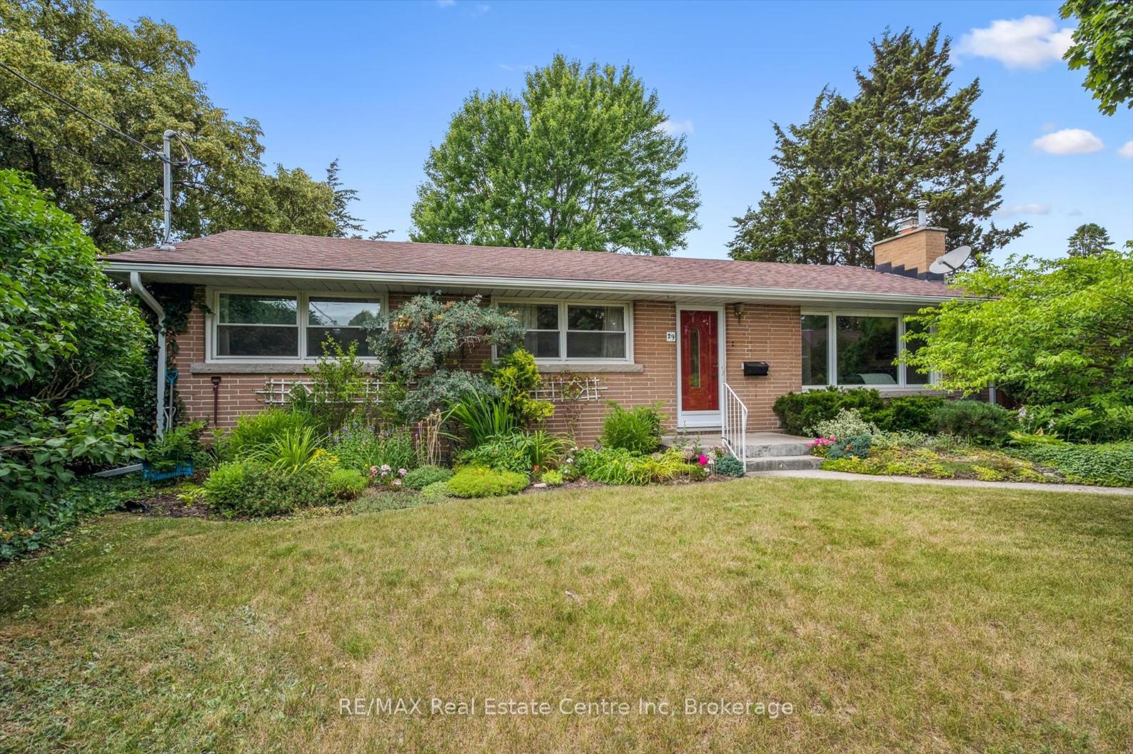 Photo 3 of 29 Echo Drive, Guelph, Dovercliffe Park/Old University — HOMEH