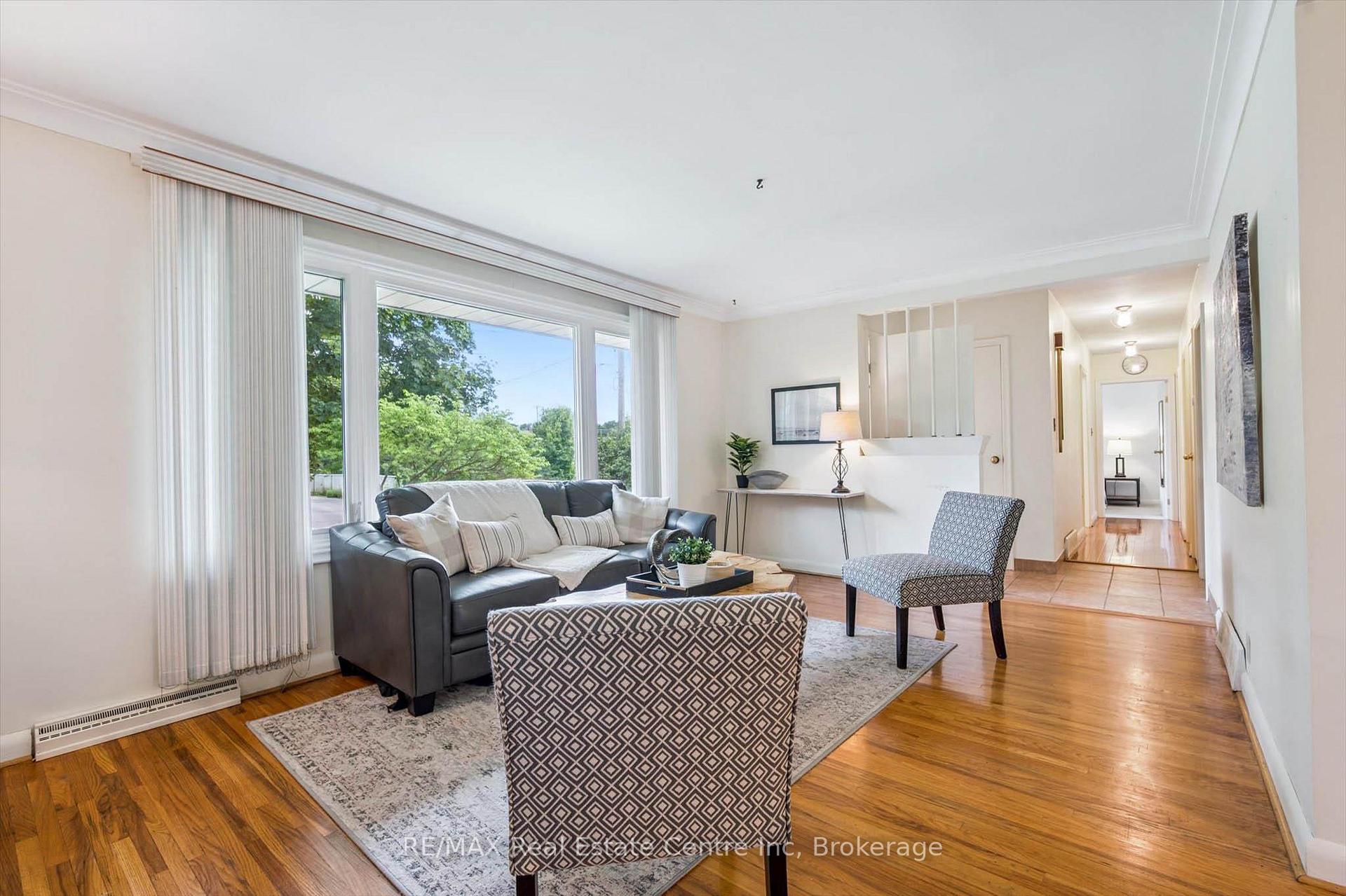 Photo 5 of 29 Echo Drive, Guelph, Dovercliffe Park/Old University — HOMEH