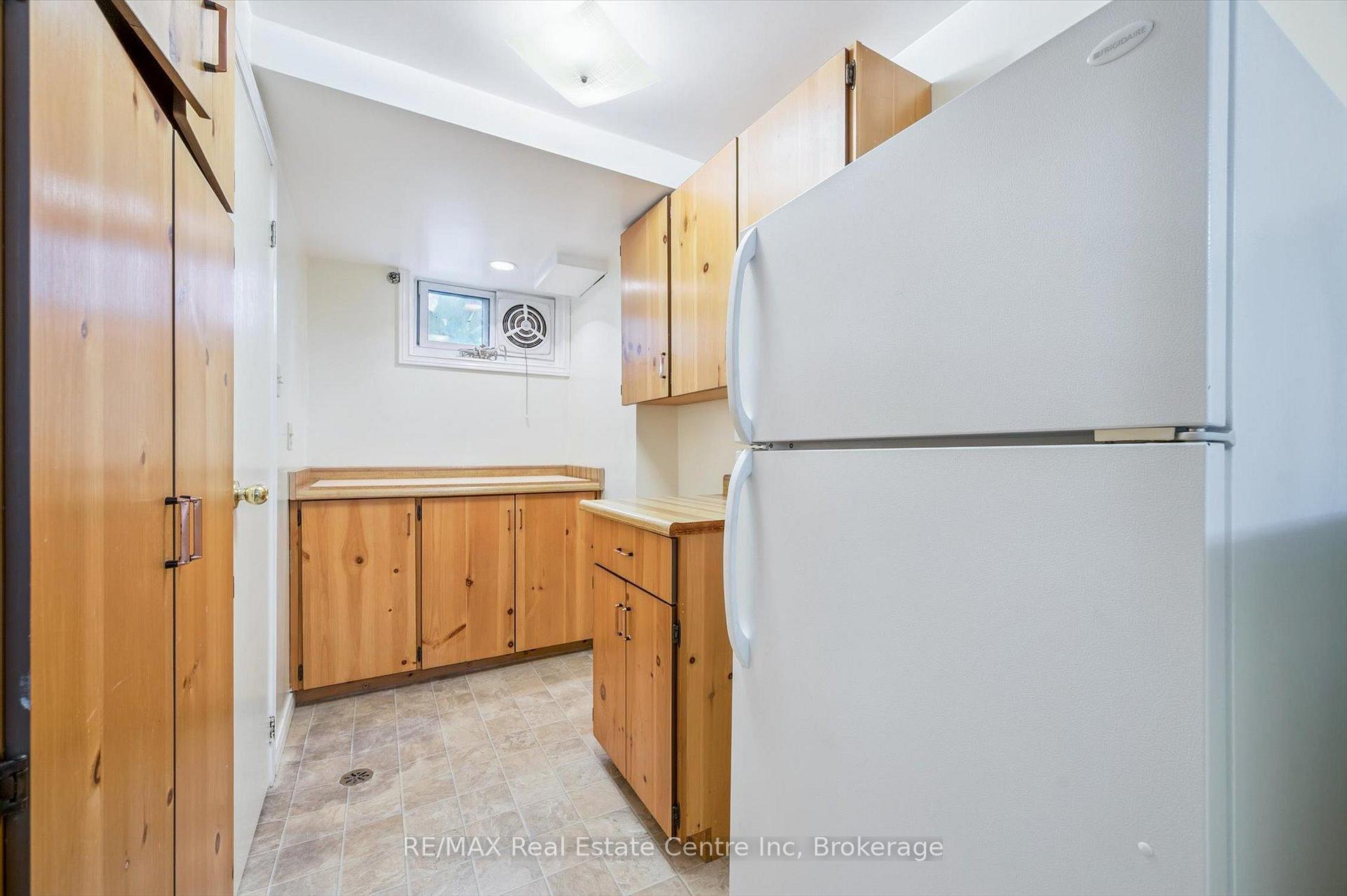 Photo 16 of 29 Echo Drive, Guelph, Dovercliffe Park/Old University — HOMEH