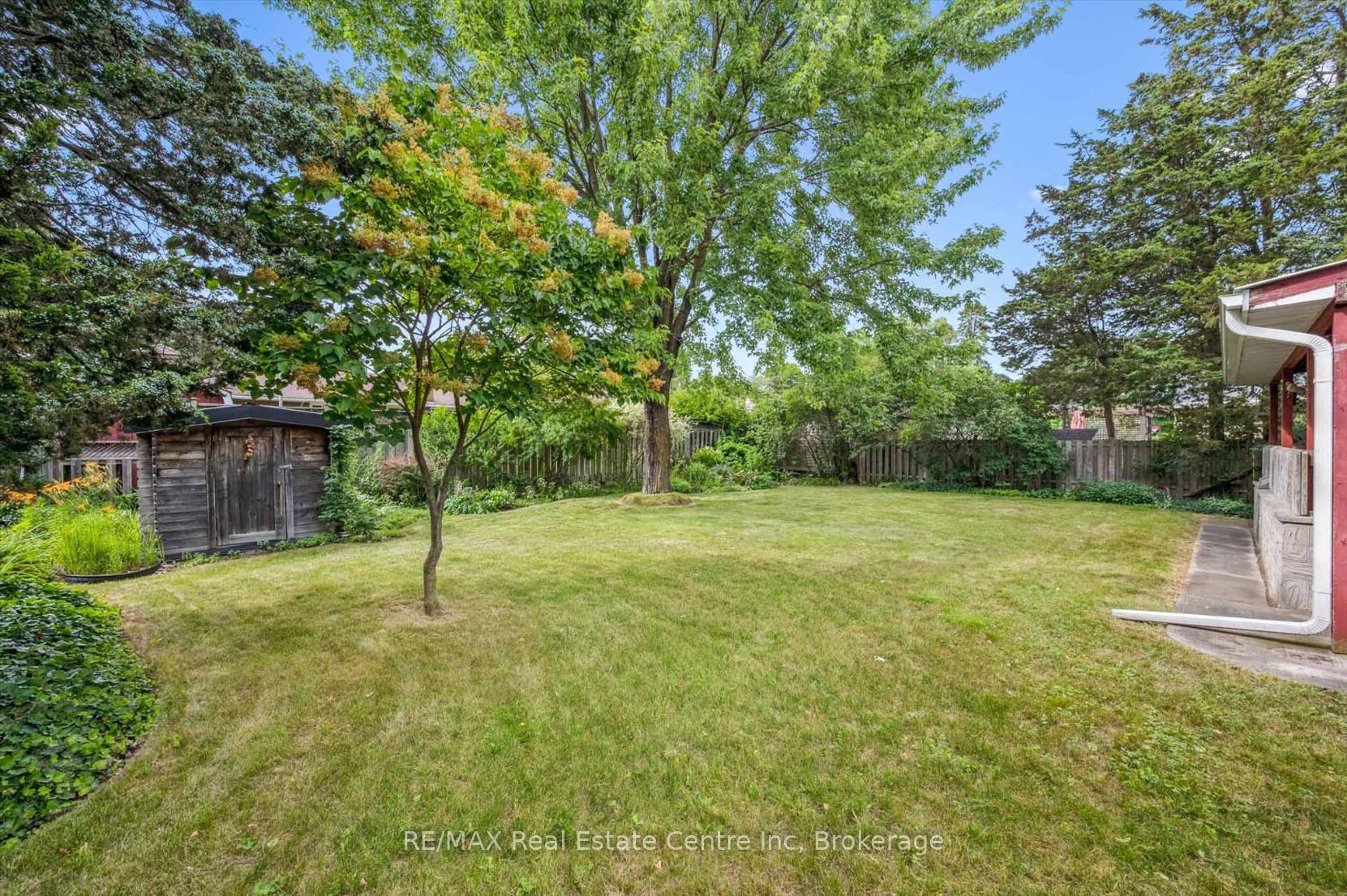 Photo 23 of 29 Echo Drive, Guelph, Dovercliffe Park/Old University — HOMEH