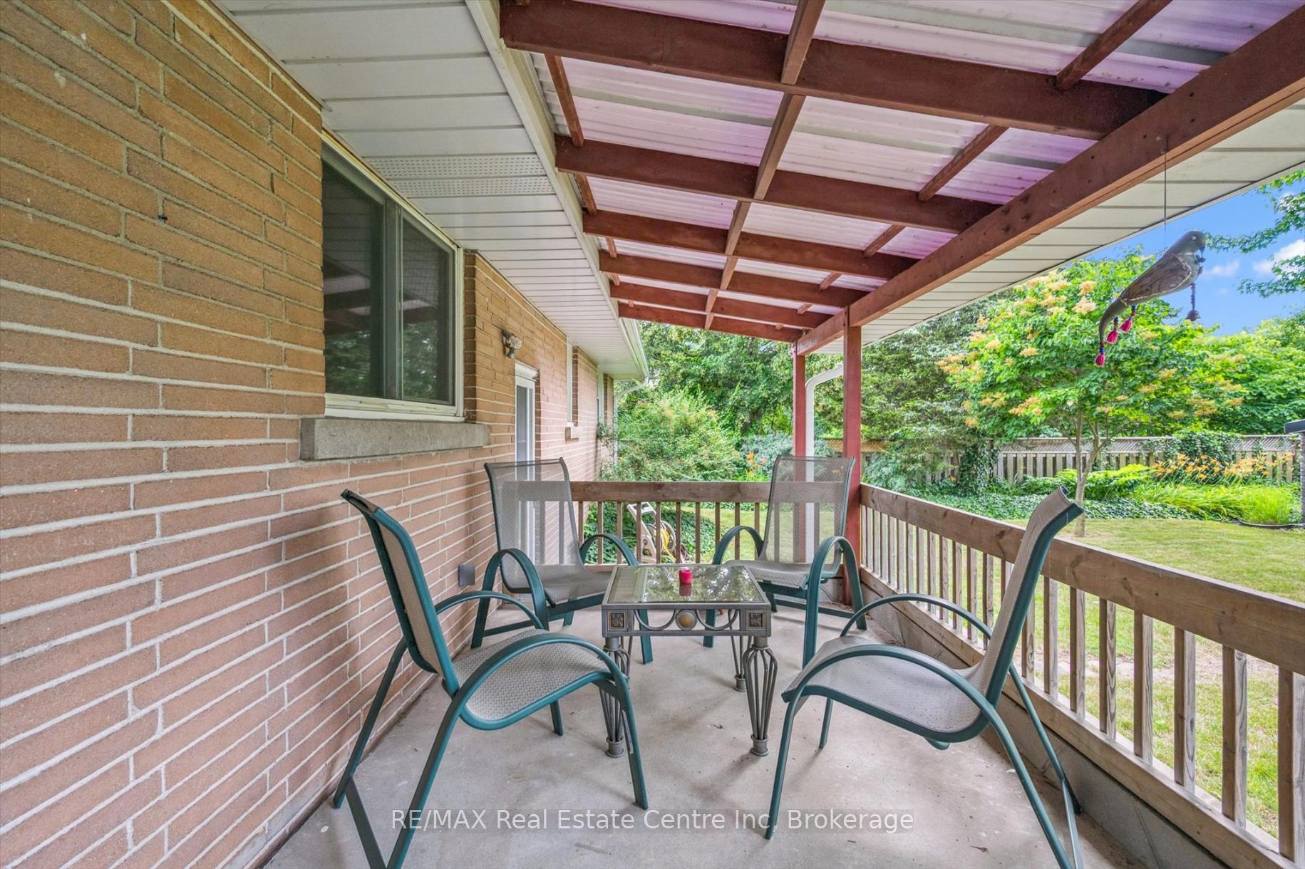 Photo 25 of 29 Echo Drive, Guelph, Dovercliffe Park/Old University — HOMEH