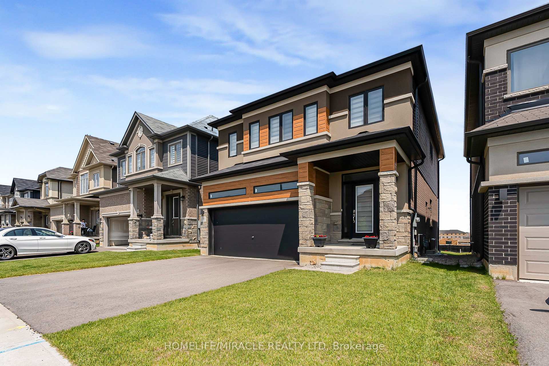 Photo 23 of 16 Scenic Ridge Gate, Brant, Paris — HOMEH