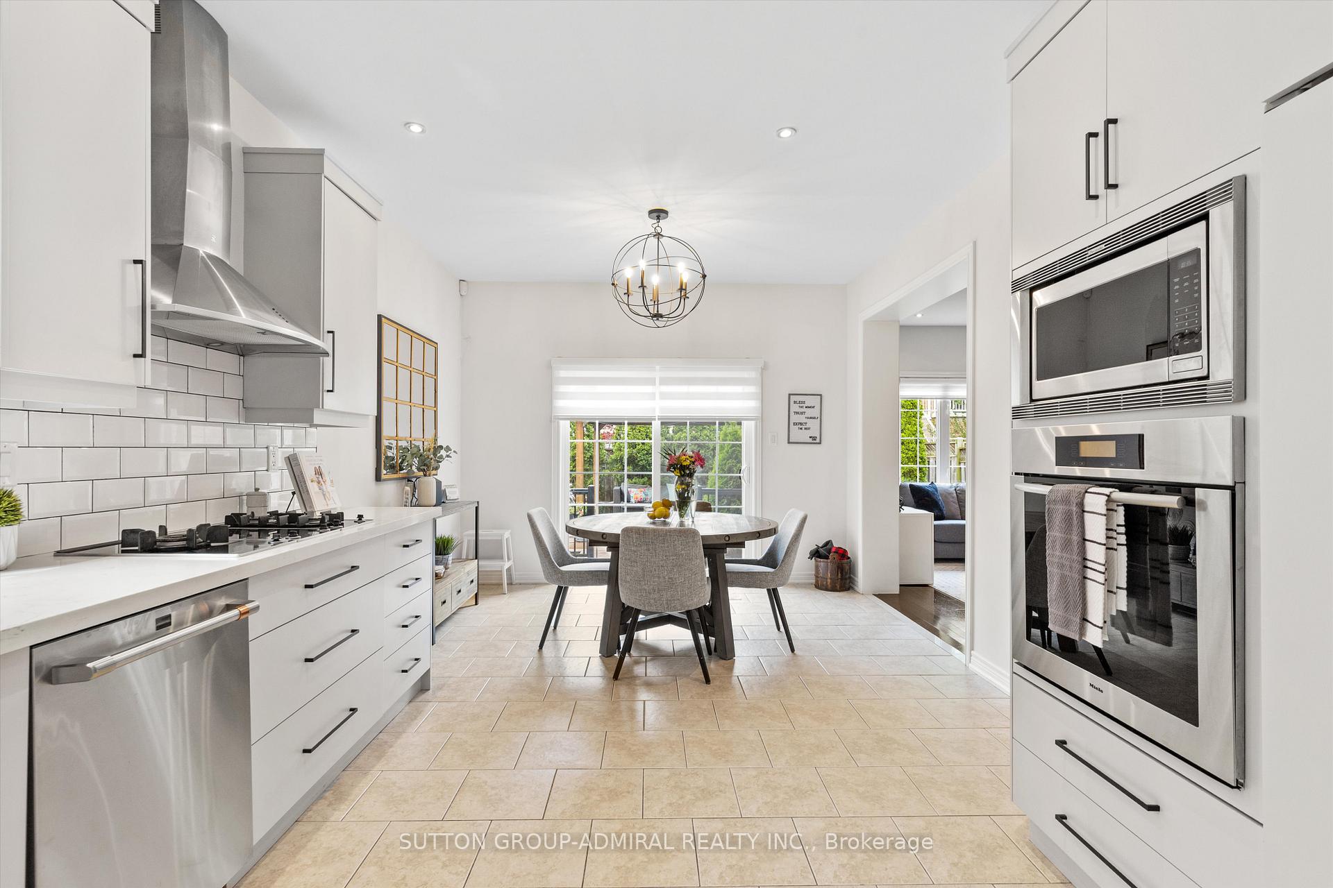 Photo 4 of 30 Giordano Way, Vaughan, Patterson — HOMEH