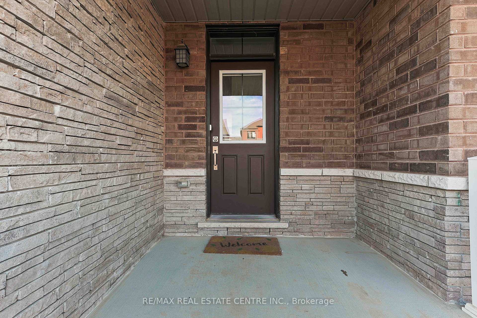 Photo 15 of 124 Granville Crescent, Haldimand — HOMEH