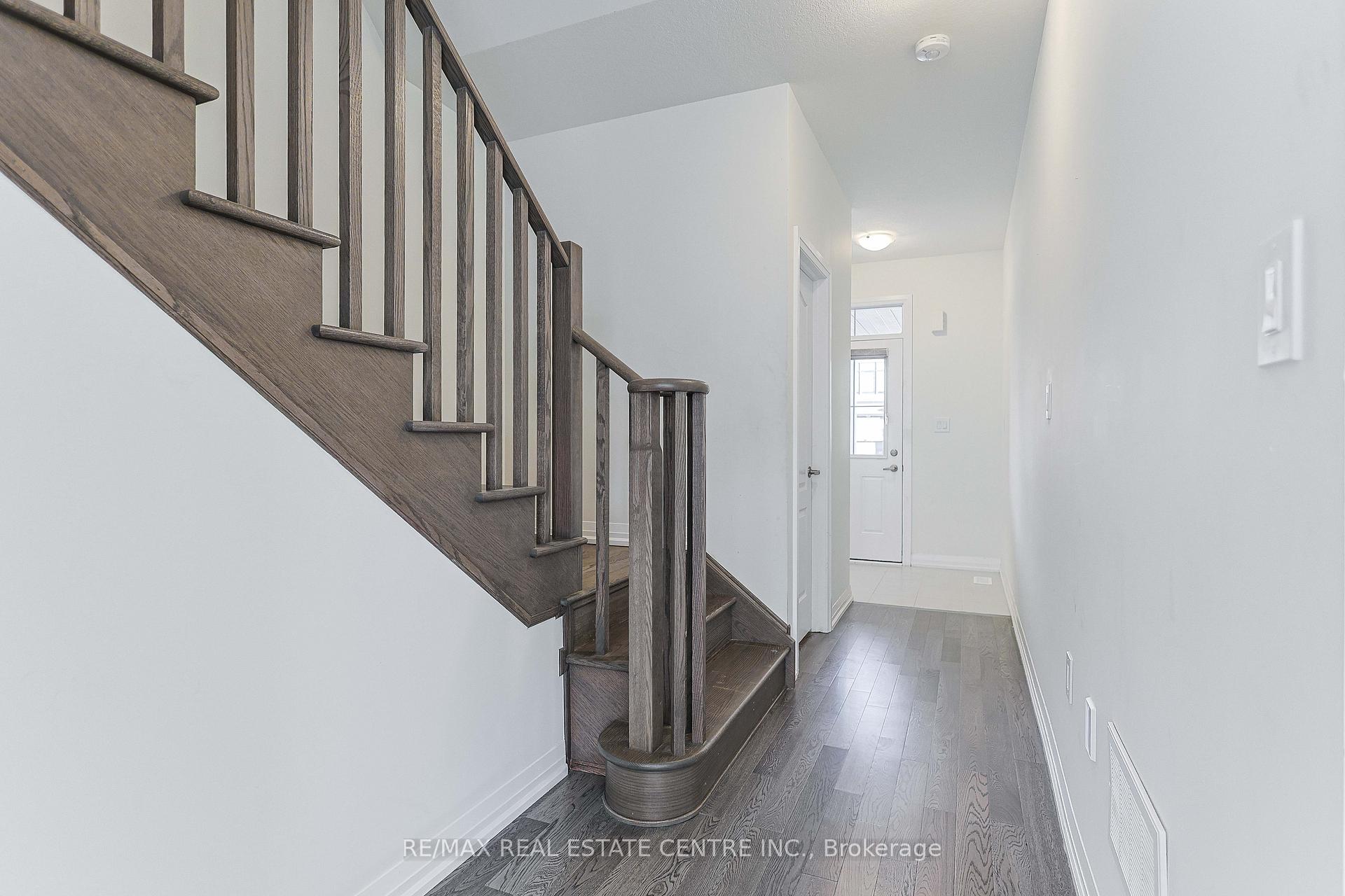 Photo 4 of 124 Granville Crescent, Haldimand — HOMEH