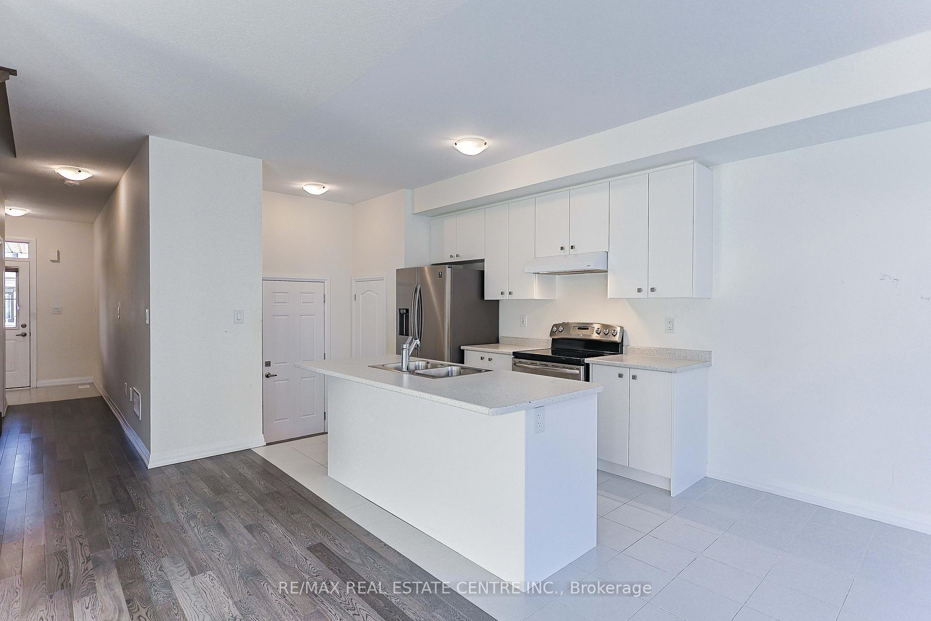 Photo 3 of 124 Granville Crescent, Haldimand — HOMEH