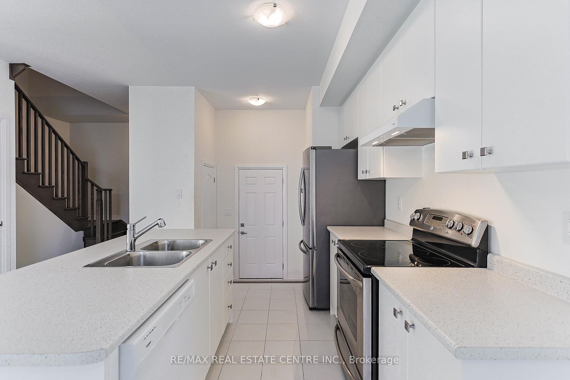 Photo 8 of 124 Granville Crescent, Haldimand — HOMEH