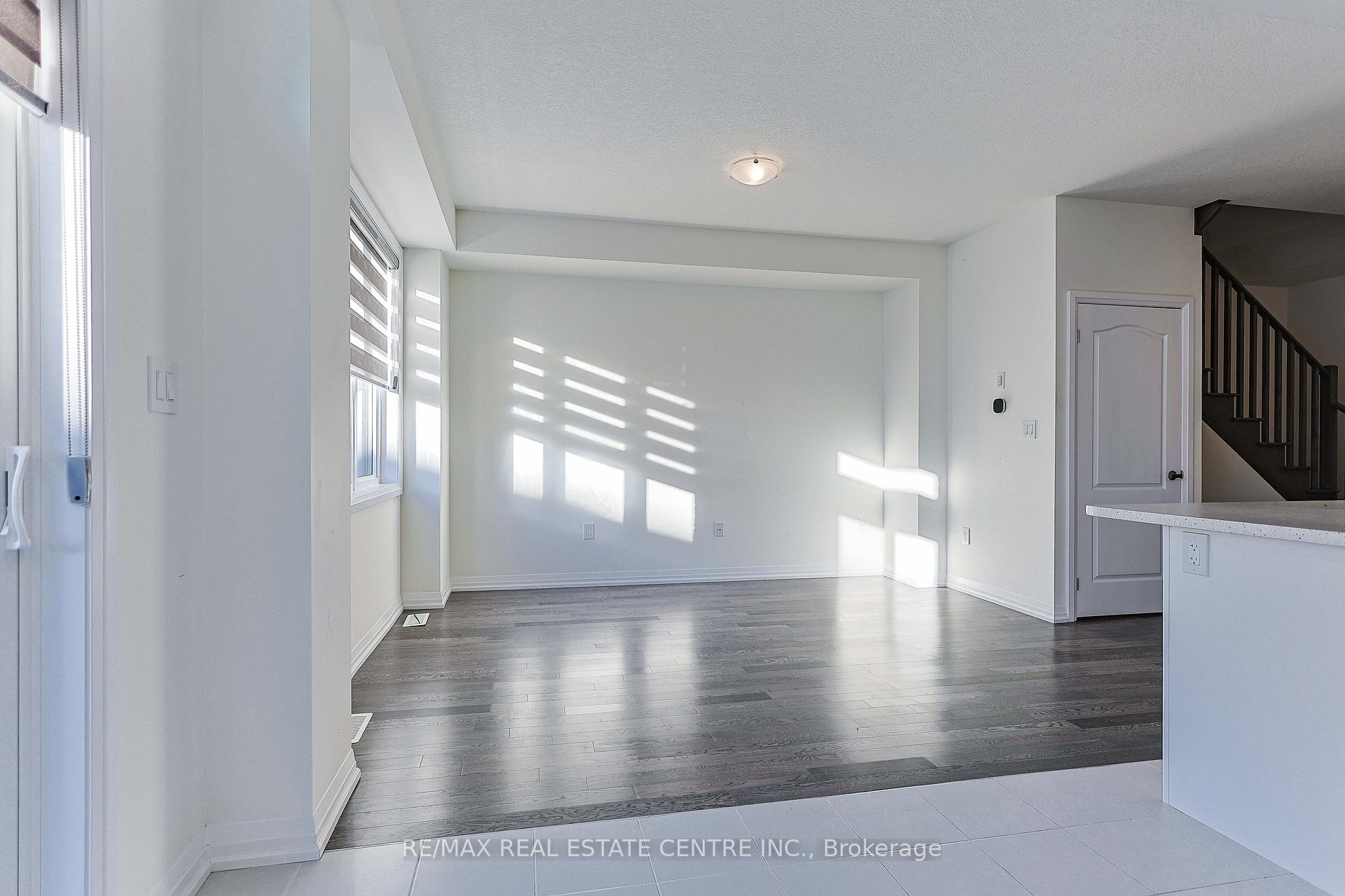 Photo 23 of 124 Granville Crescent, Haldimand — HOMEH