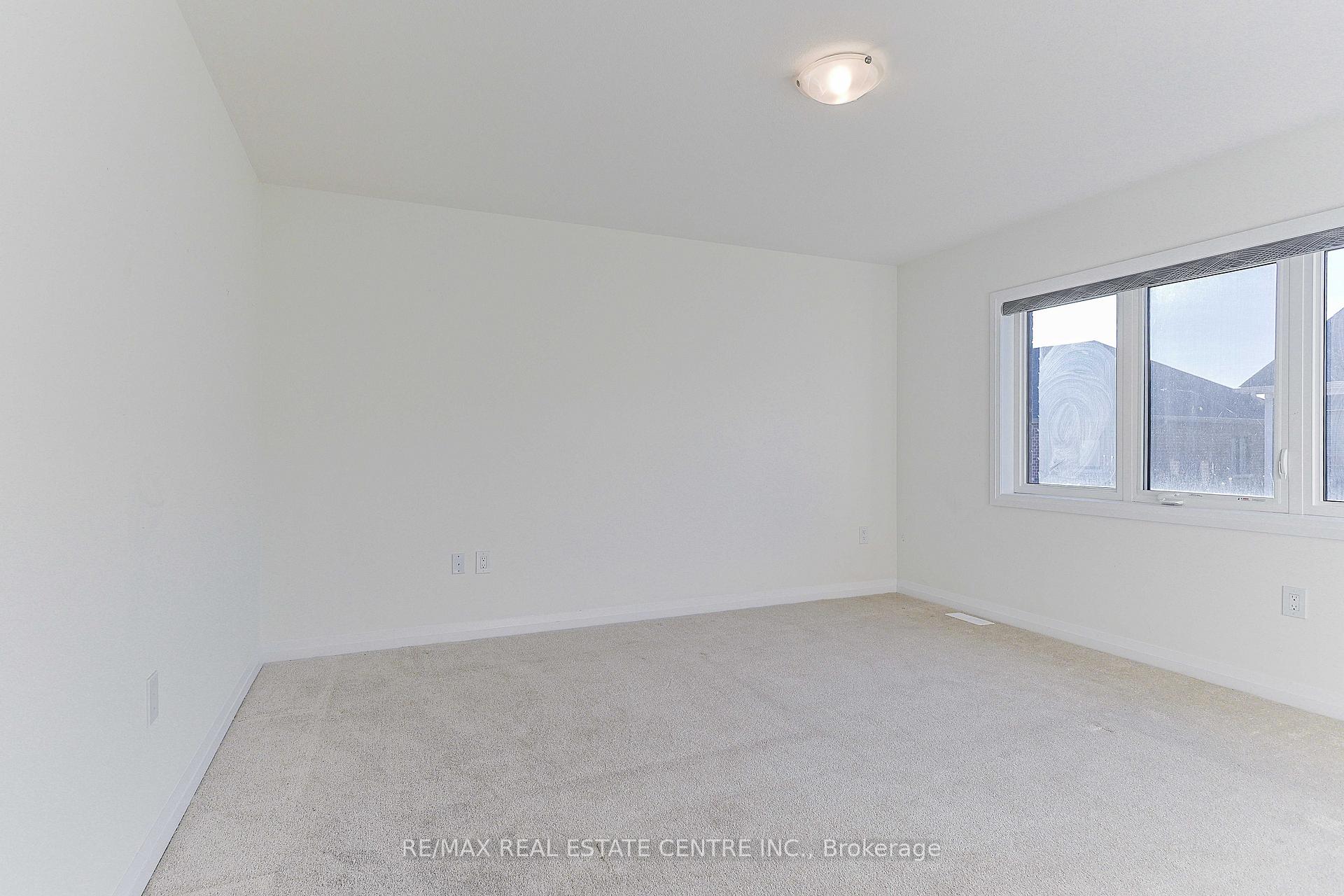 Photo 14 of 124 Granville Crescent, Haldimand — HOMEH