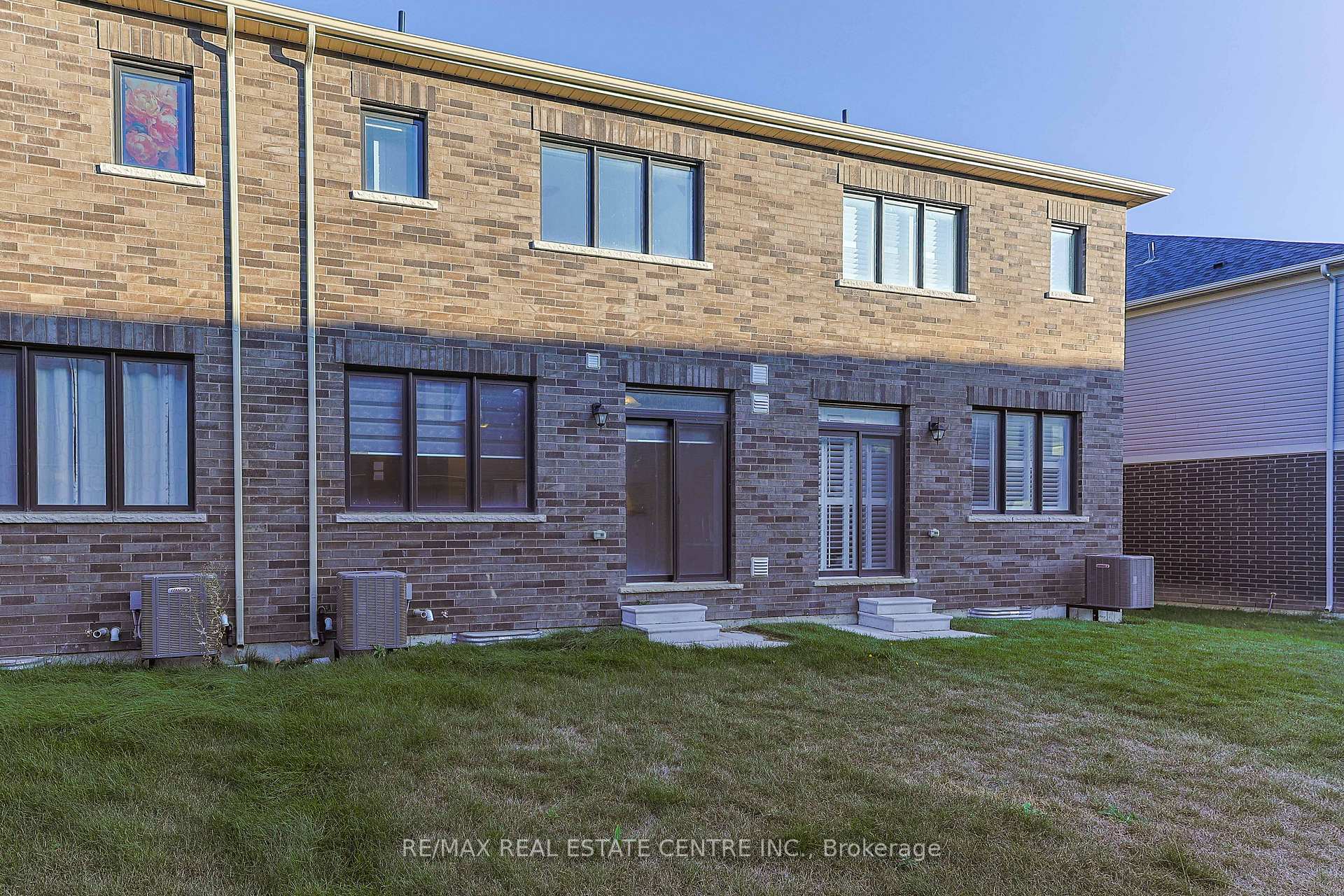 Photo 17 of 124 Granville Crescent, Haldimand — HOMEH