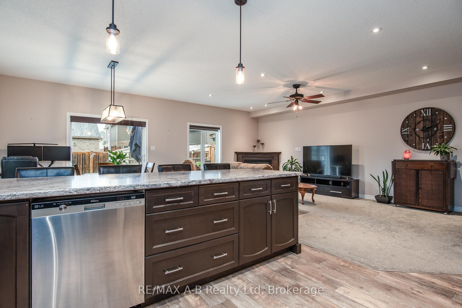 Photo 25 of 146 Brown Street, Stratford — HOMEH