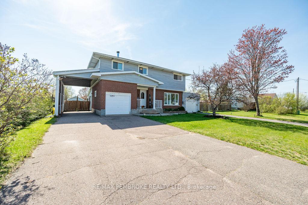 Photo 1 of 7 Violet Street, Petawawa — HOMEH