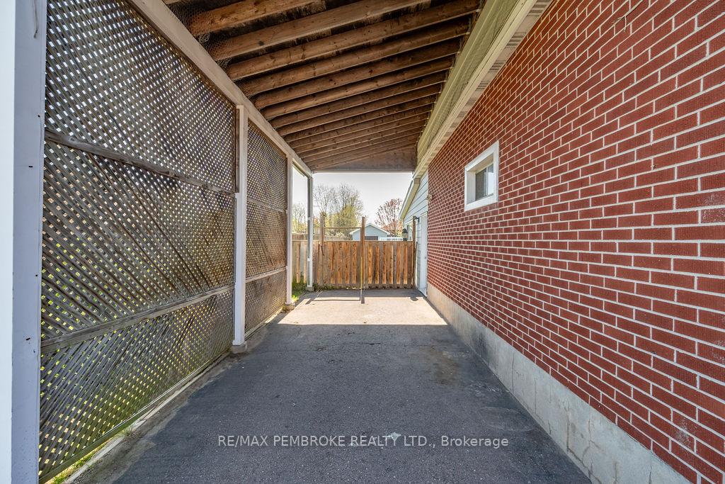 Photo 10 of 7 Violet Street, Petawawa — HOMEH