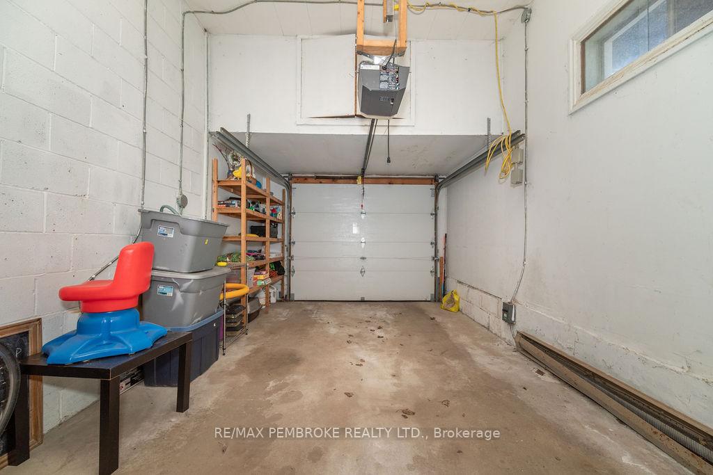 Photo 8 of 7 Violet Street, Petawawa — HOMEH