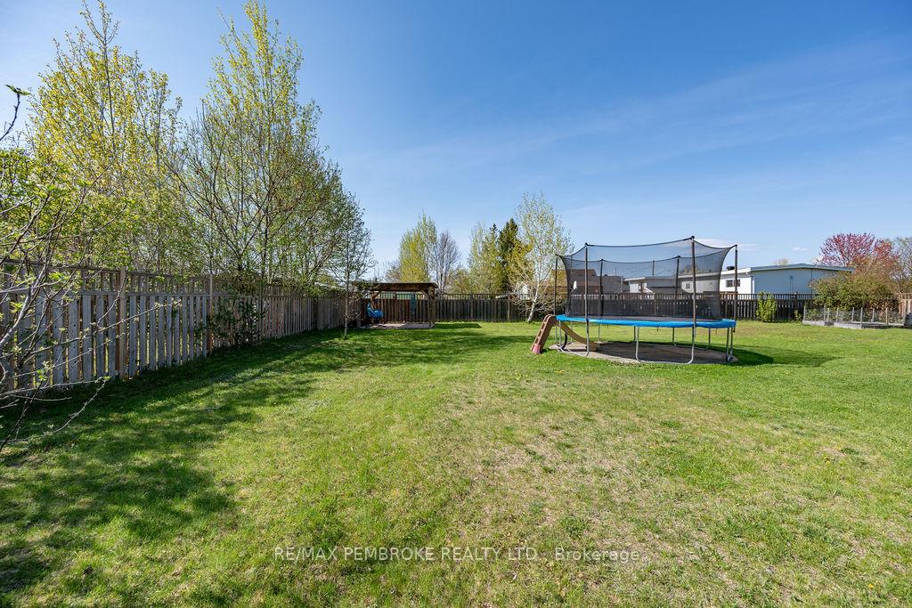 Photo 15 of 7 Violet Street, Petawawa — HOMEH