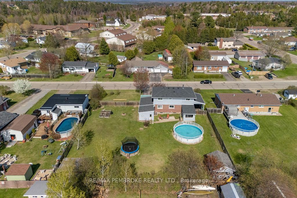 Photo 14 of 7 Violet Street, Petawawa — HOMEH