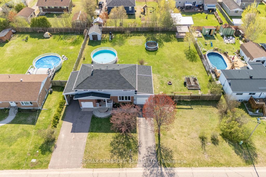Photo 12 of 7 Violet Street, Petawawa — HOMEH