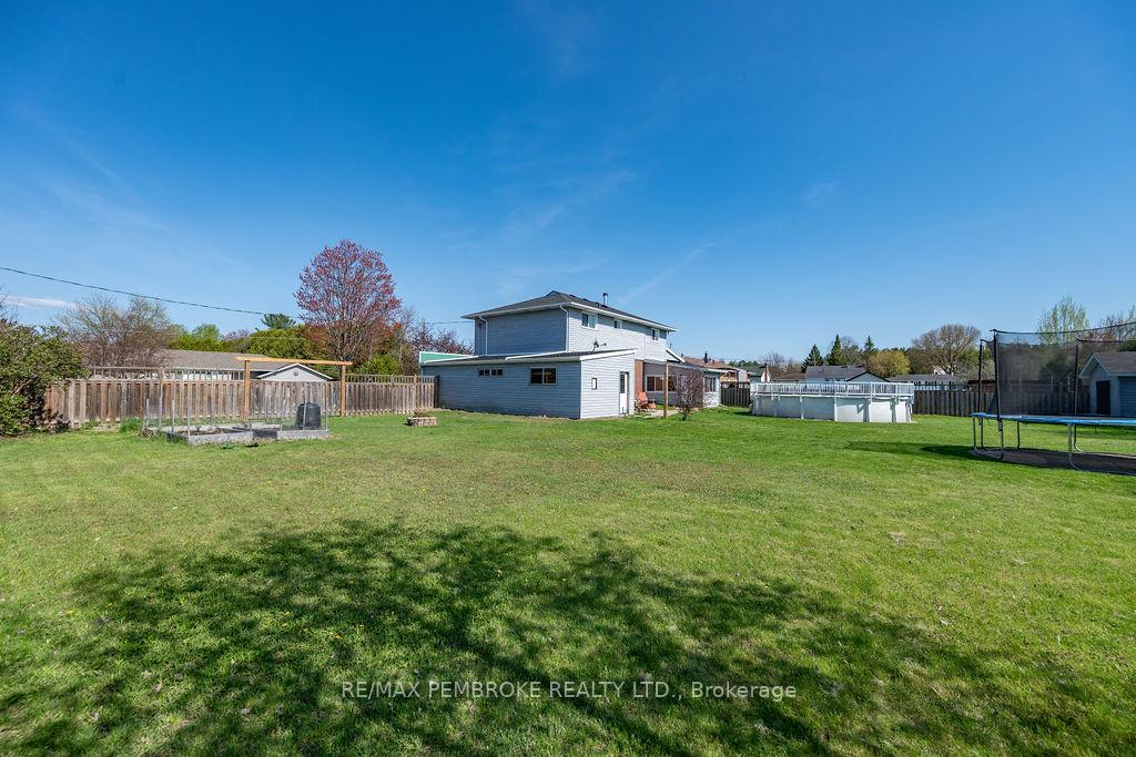 Photo 16 of 7 Violet Street, Petawawa — HOMEH
