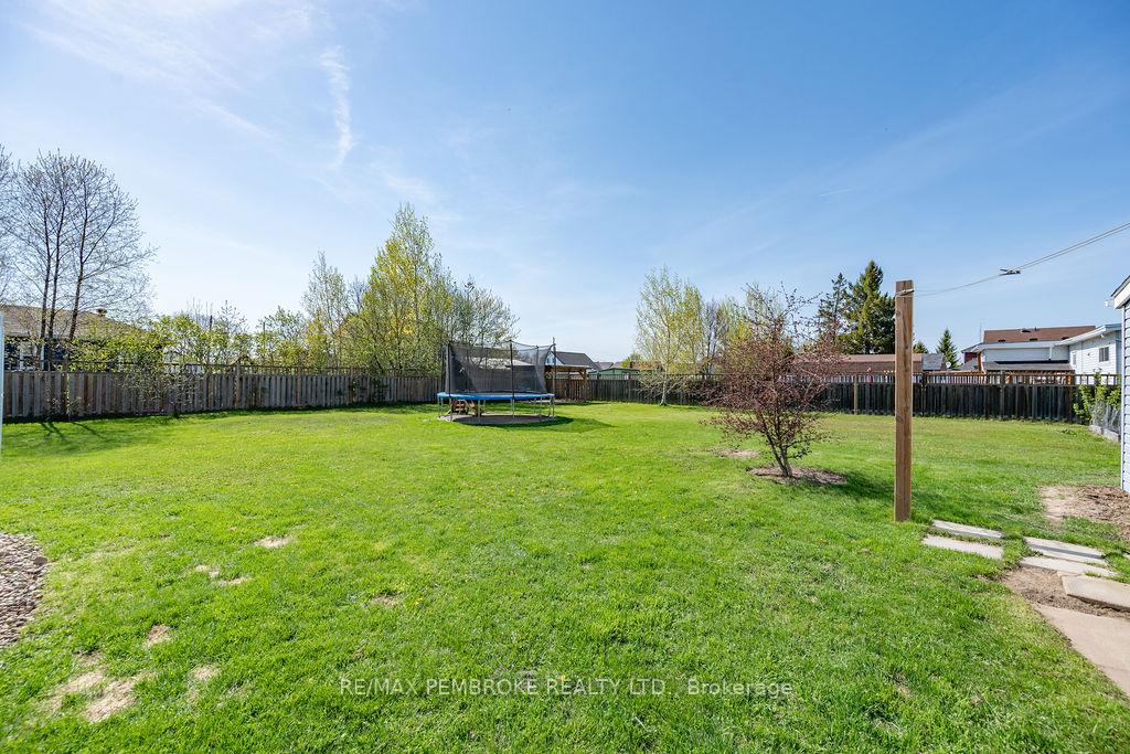 Photo 20 of 7 Violet Street, Petawawa — HOMEH
