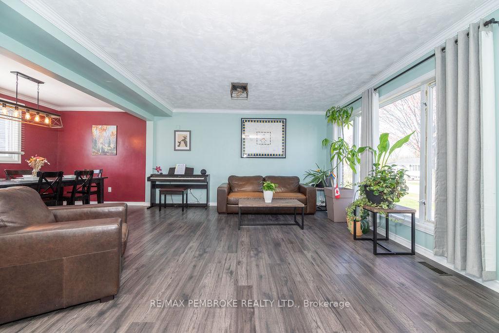 Photo 21 of 7 Violet Street, Petawawa — HOMEH