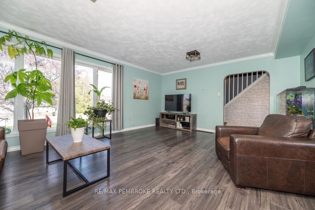 Photo 19 of 7 Violet Street, Petawawa — HOMEH