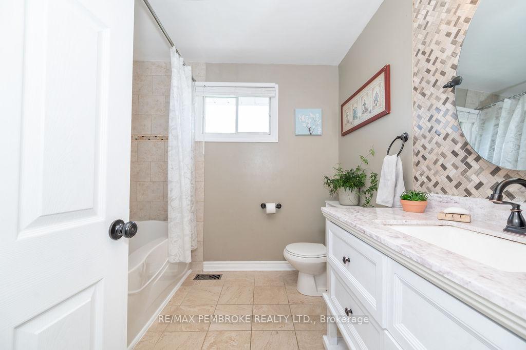 Photo 42 of 7 Violet Street, Petawawa — HOMEH