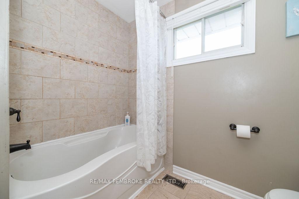 Photo 43 of 7 Violet Street, Petawawa — HOMEH