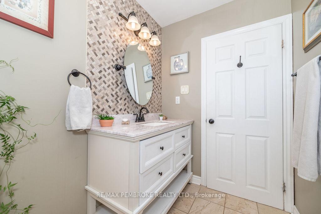 Photo 45 of 7 Violet Street, Petawawa — HOMEH