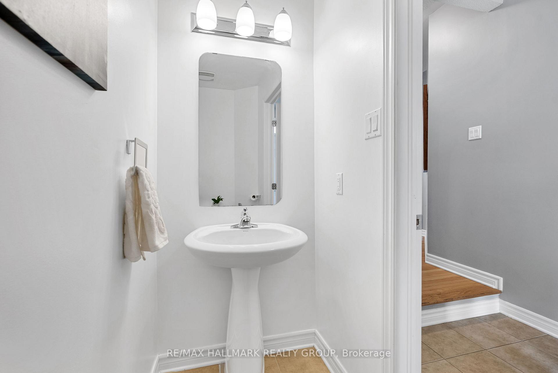 Photo 10 of 297 Mojave Crescent, Ottawa, Stittsville (North) — HOMEH