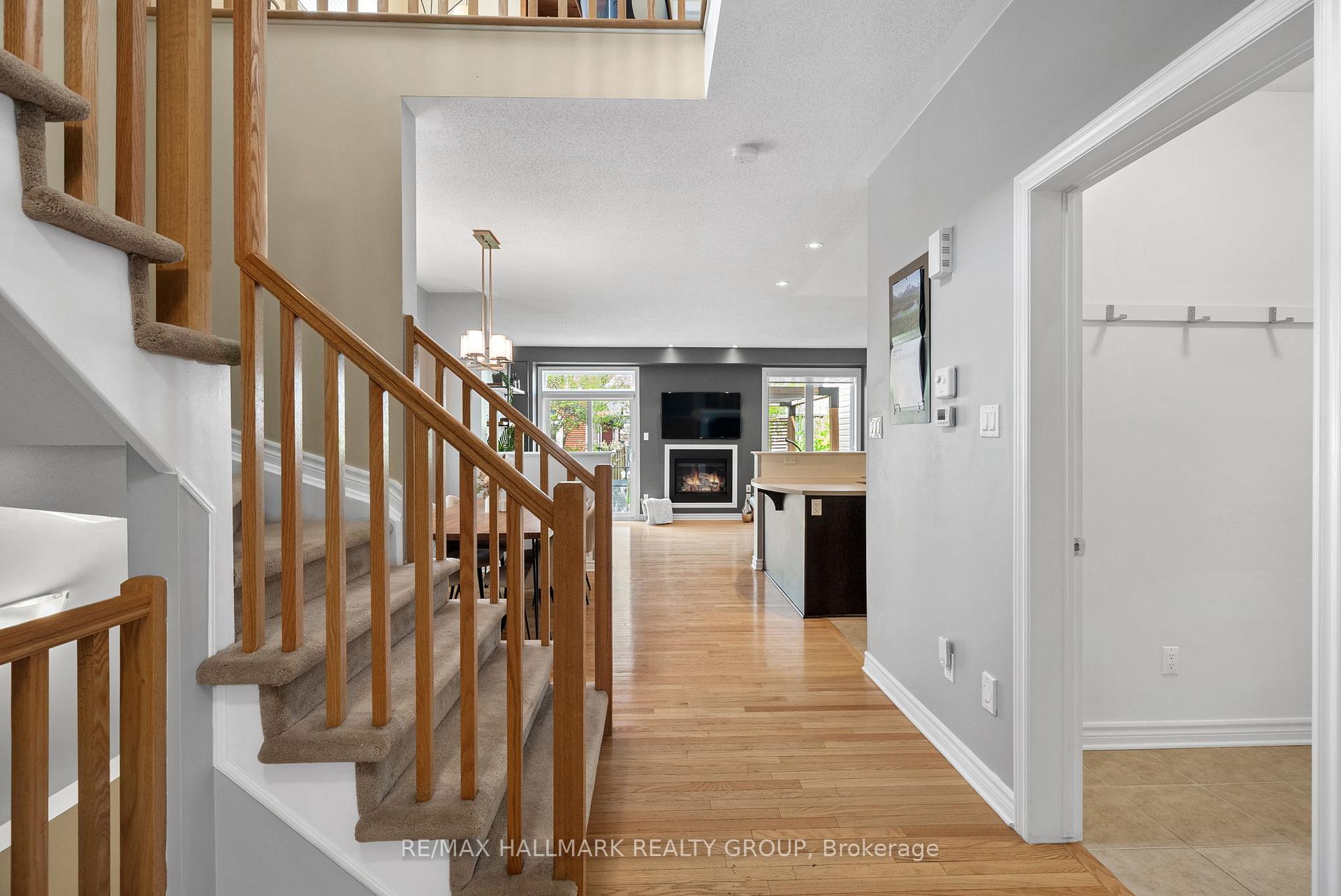 Photo 3 of 297 Mojave Crescent, Ottawa, Stittsville (North) — HOMEH