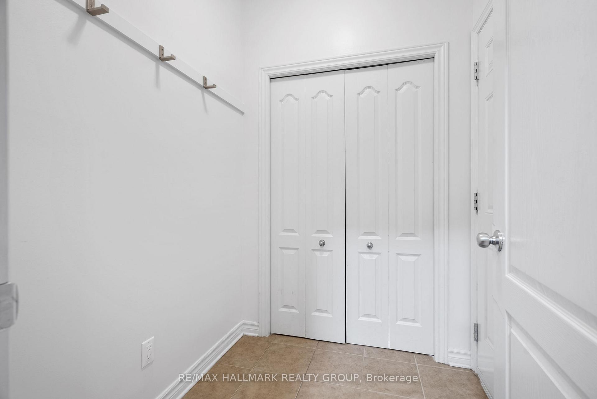 Photo 8 of 297 Mojave Crescent, Ottawa, Stittsville (North) — HOMEH