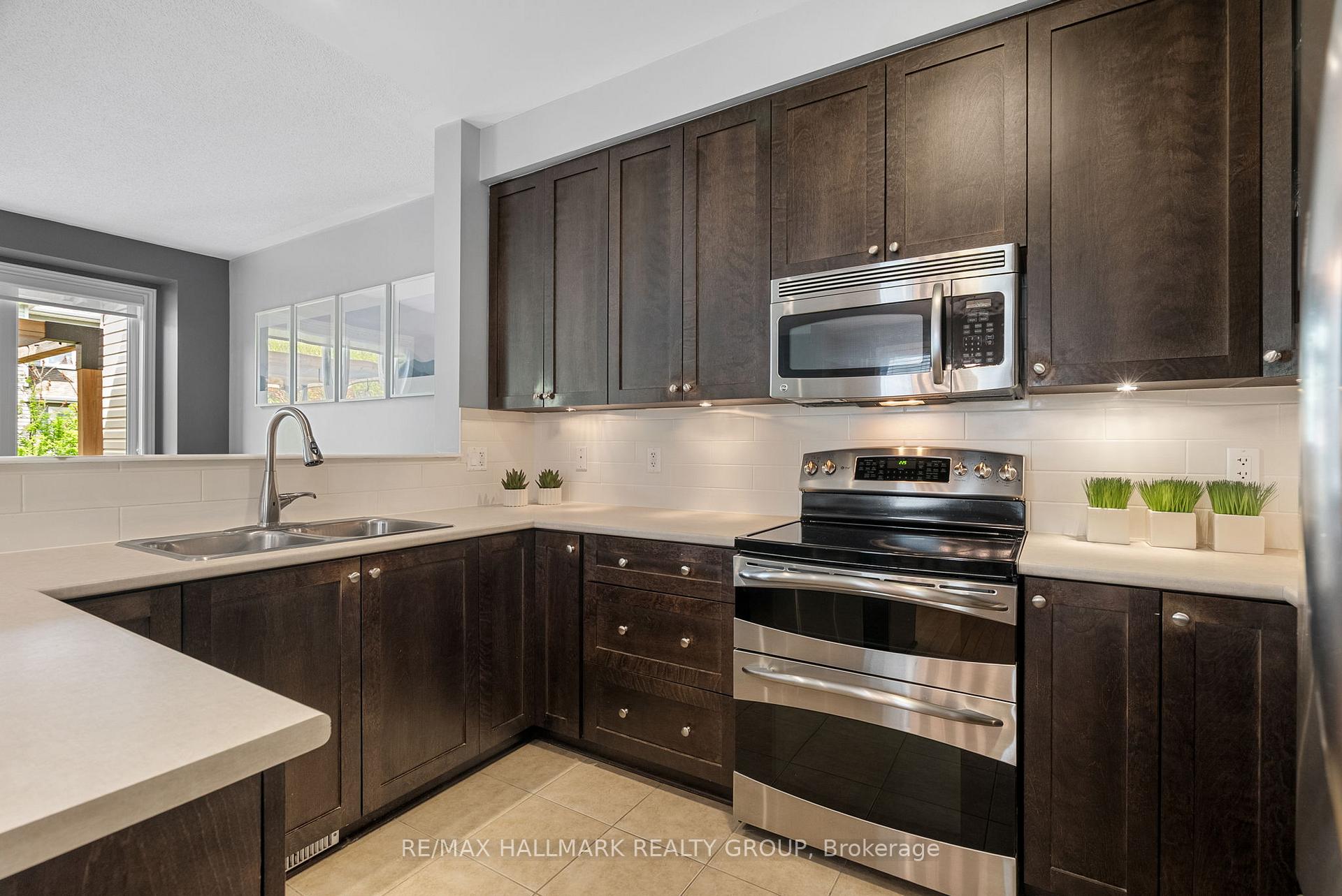 Photo 29 of 297 Mojave Crescent, Ottawa, Stittsville (North) — HOMEH