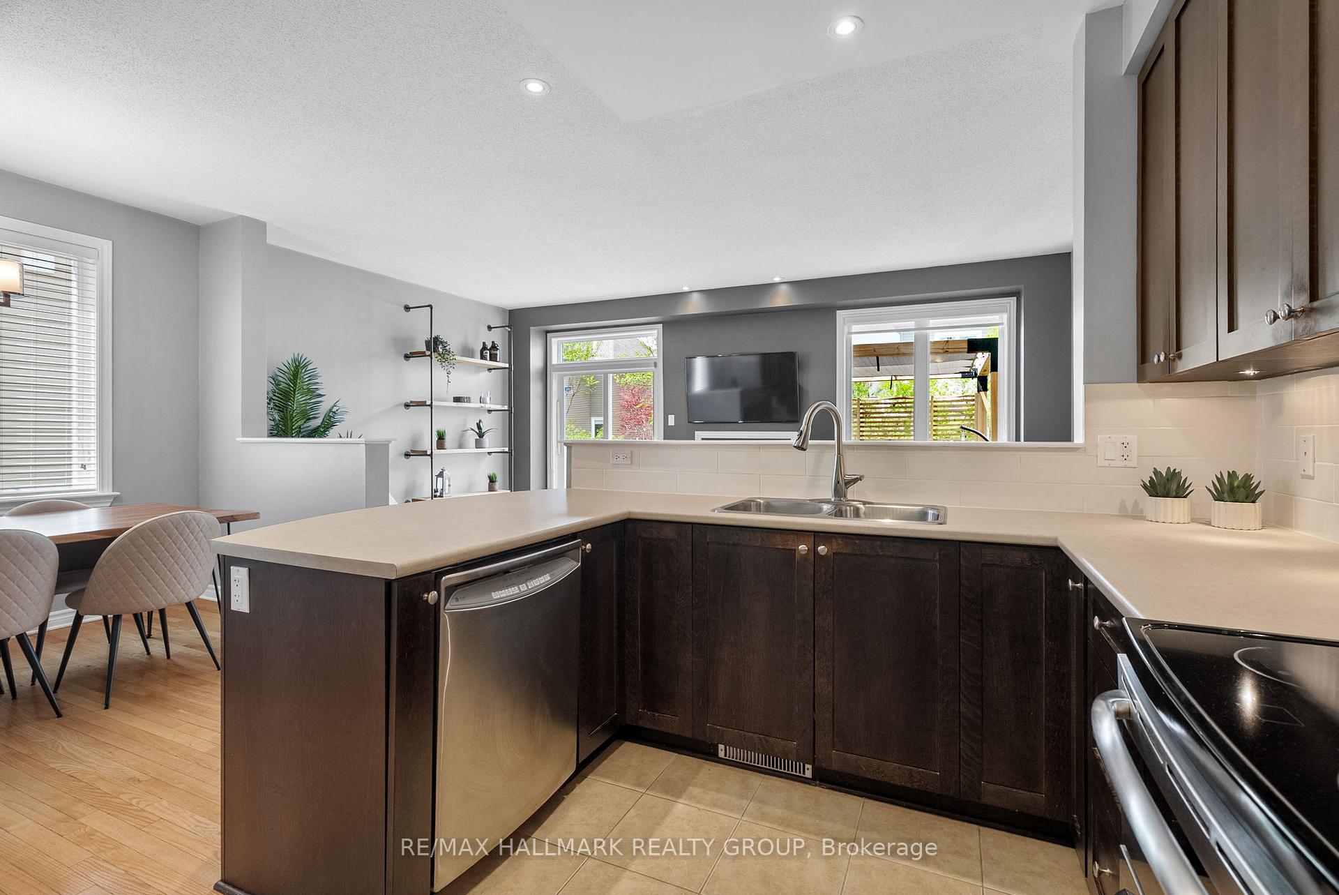 Photo 20 of 297 Mojave Crescent, Ottawa, Stittsville (North) — HOMEH