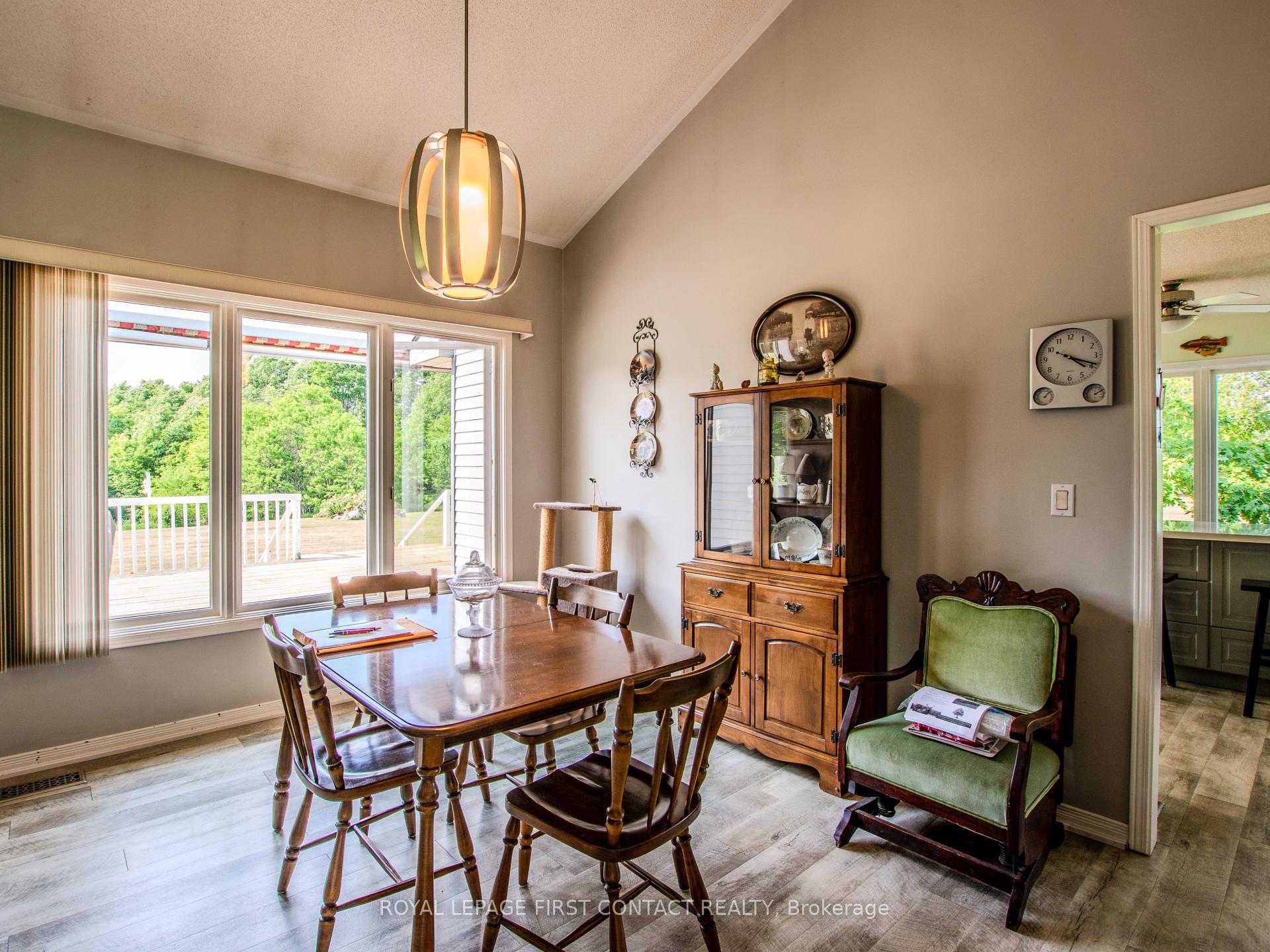 Photo 11 of 1580 Flos 3 Road W, Springwater, Rural Springwater — HOMEH