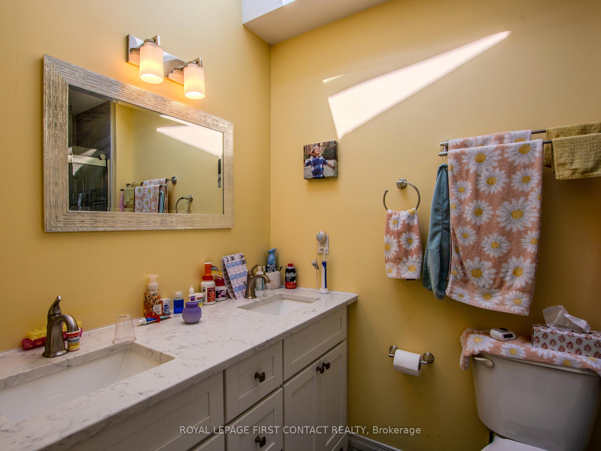 Photo 13 of 1580 Flos 3 Road W, Springwater, Rural Springwater — HOMEH