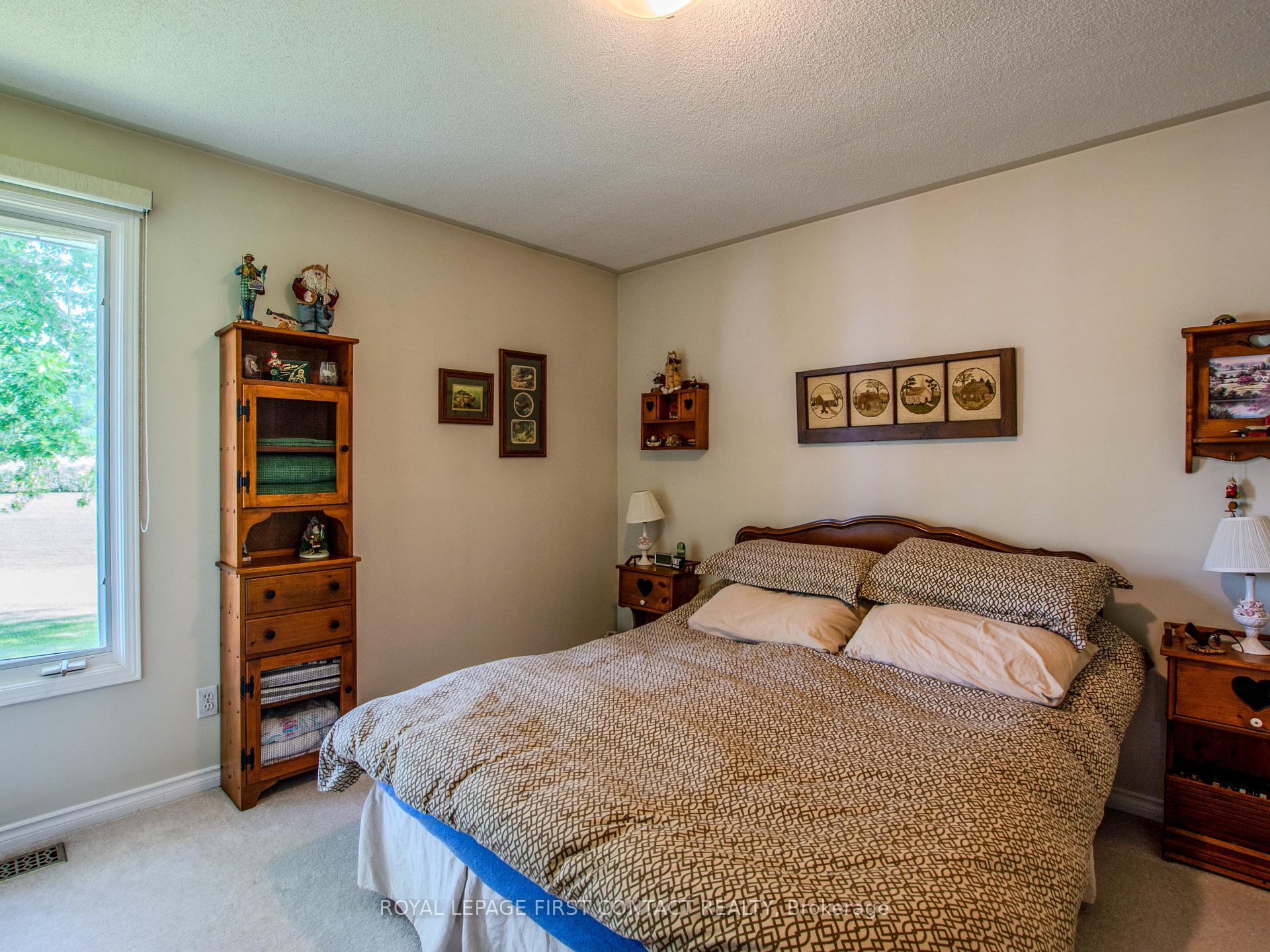 Photo 34 of 1580 Flos 3 Road W, Springwater, Rural Springwater — HOMEH
