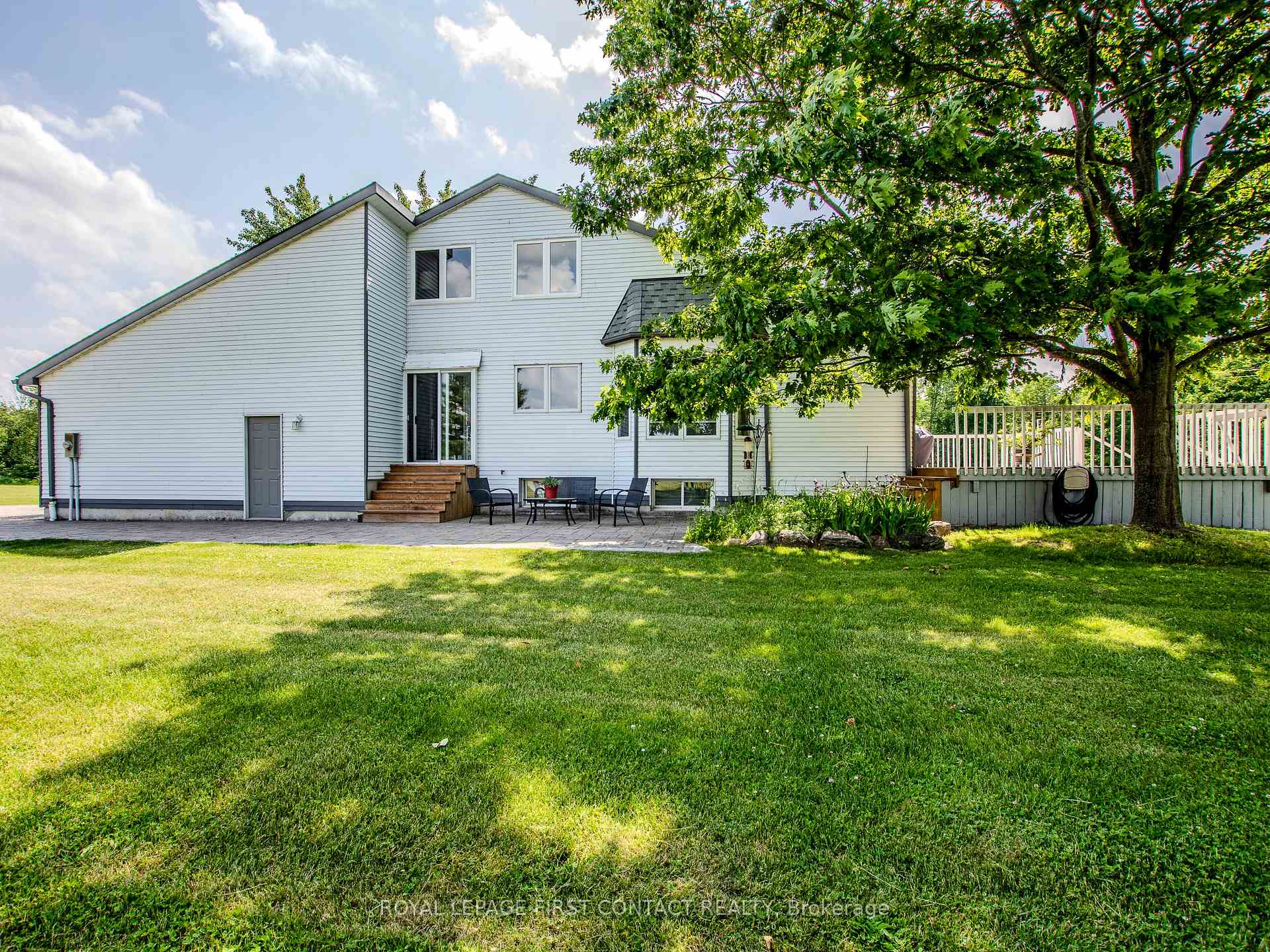 Photo 23 of 1580 Flos 3 Road W, Springwater, Rural Springwater — HOMEH