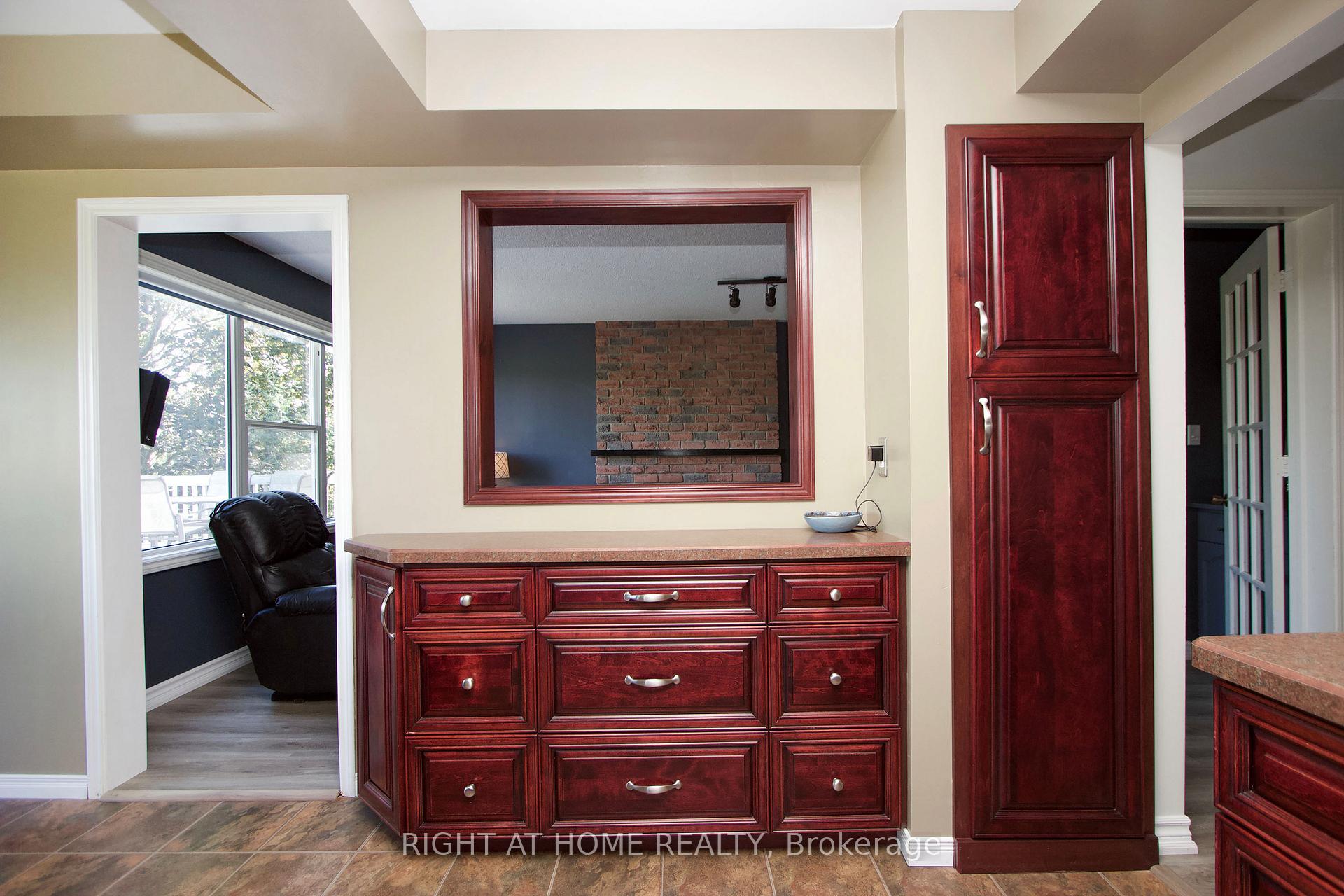 Photo 24 of 102 Hialeah Crescent, Whitby, Blue Grass Meadows — HOMEH