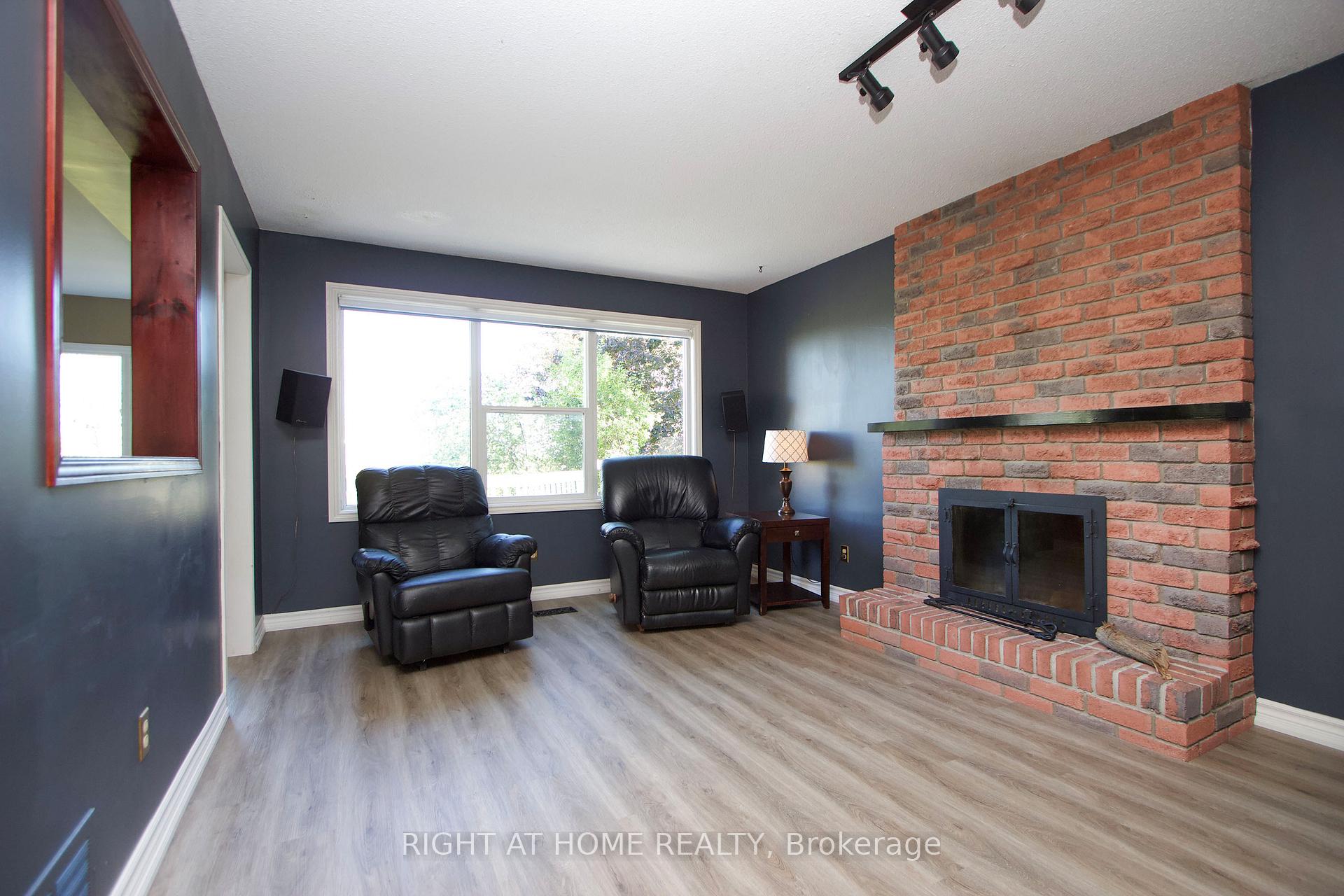 Photo 22 of 102 Hialeah Crescent, Whitby, Blue Grass Meadows — HOMEH