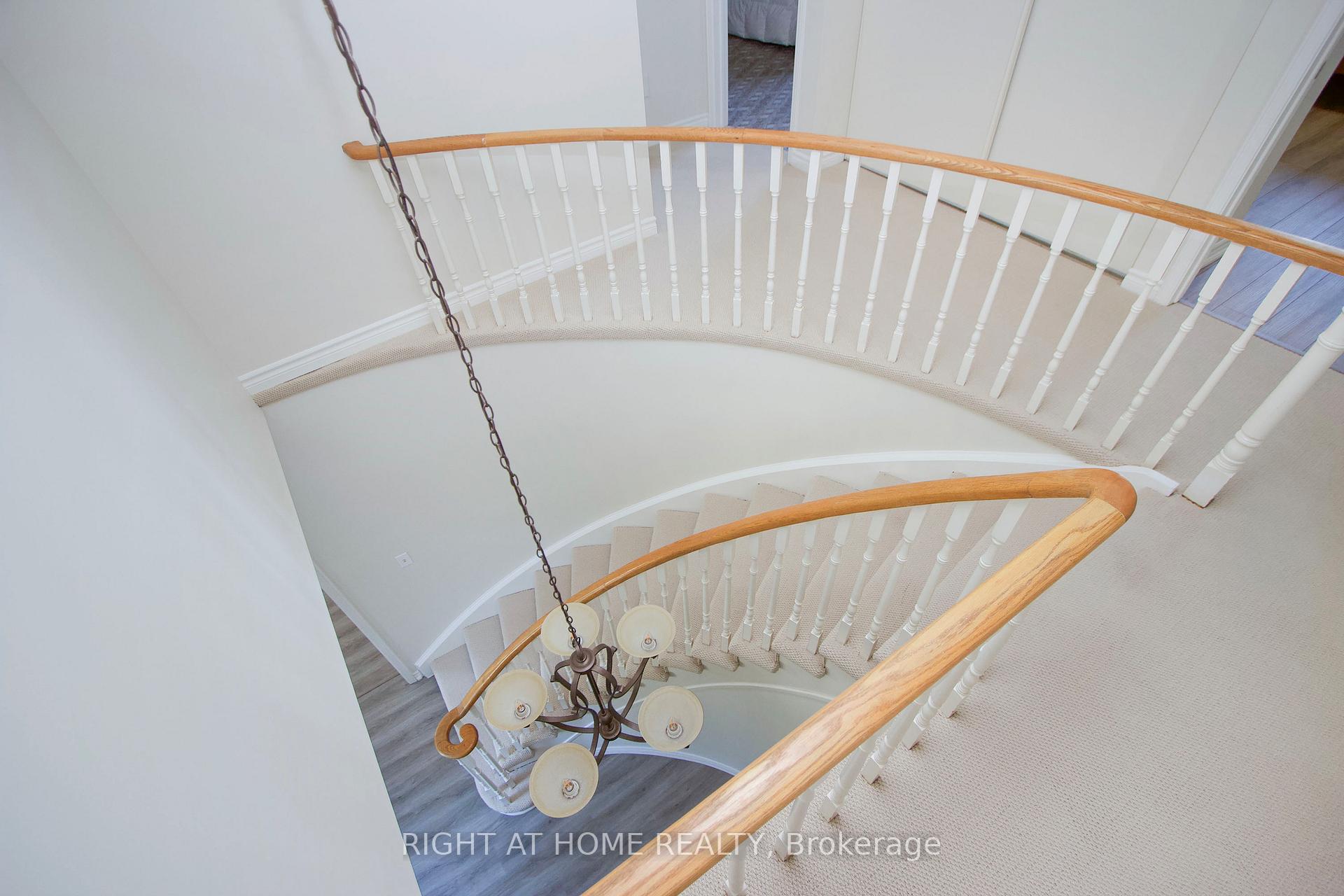 Photo 26 of 102 Hialeah Crescent, Whitby, Blue Grass Meadows — HOMEH